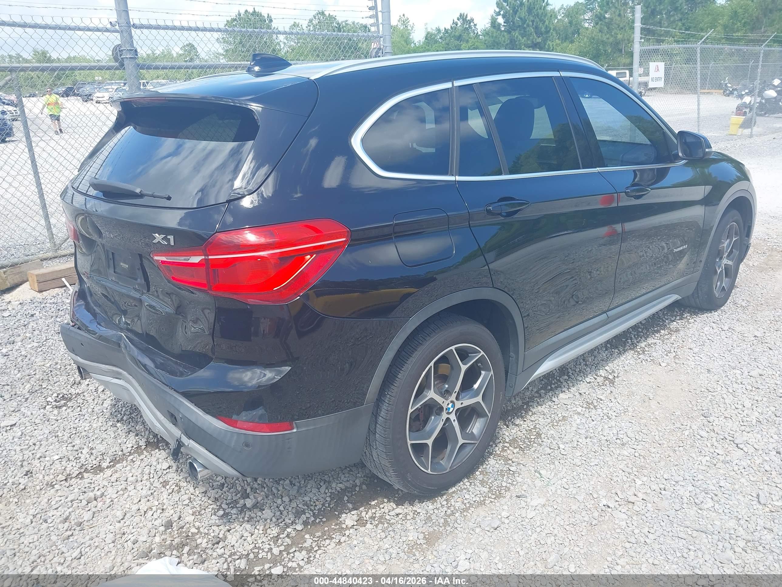 BMW X1 image 4