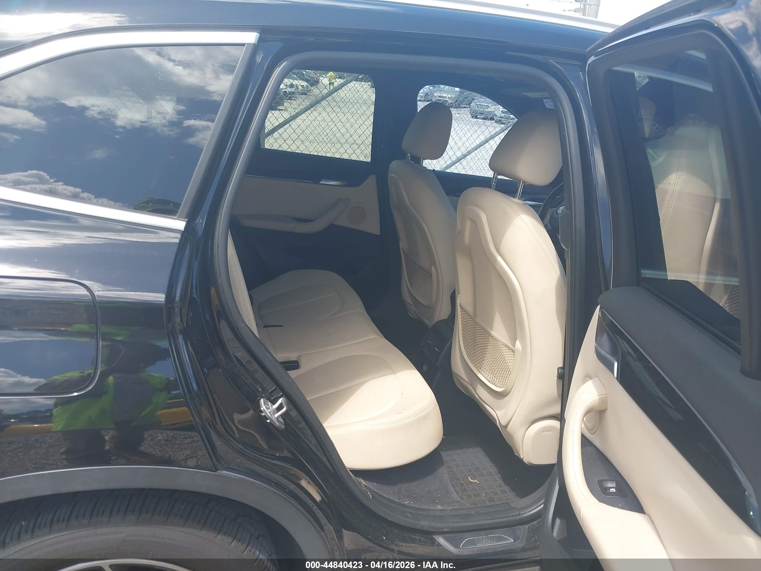 BMW X1 image 8