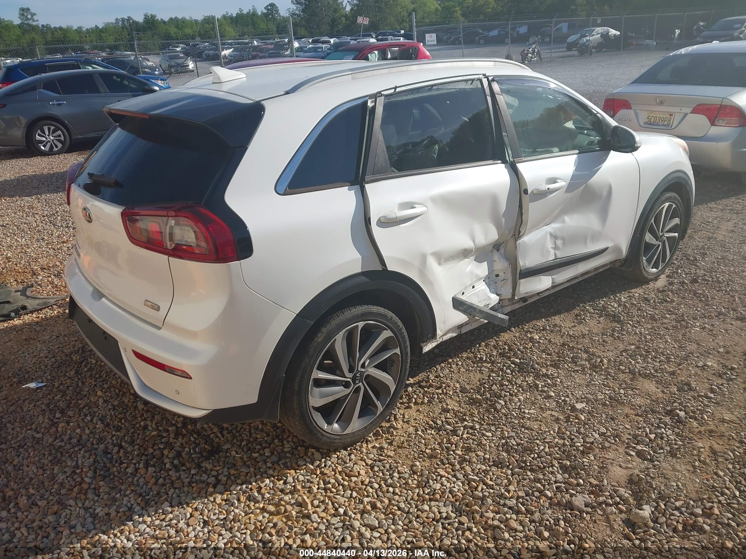 KIA NIRO image 4