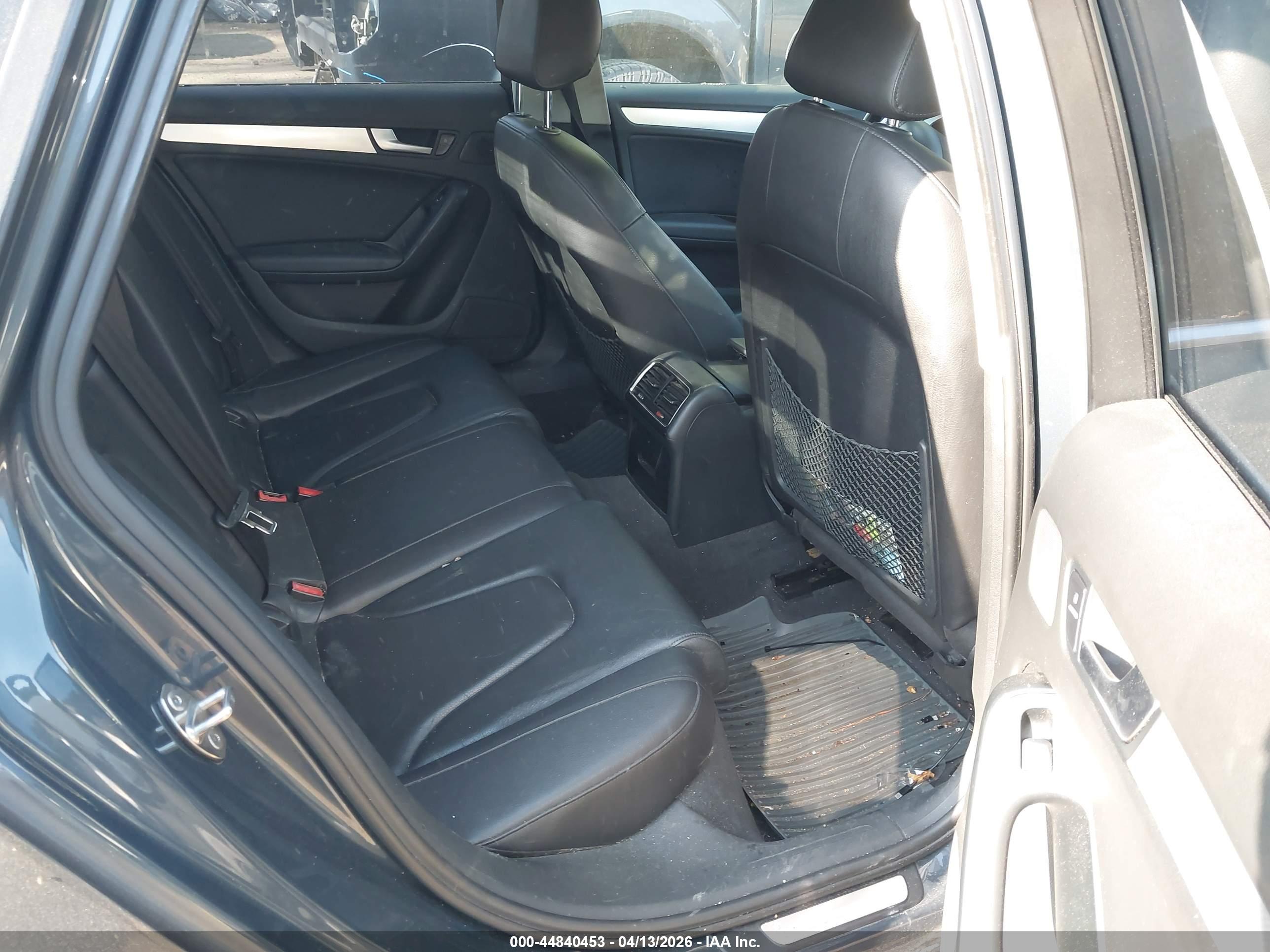 AUDI A4 image 8