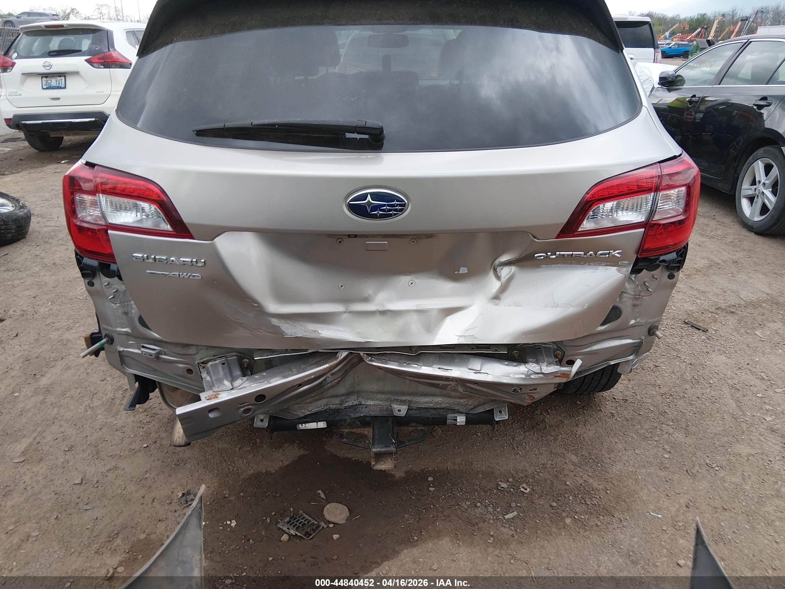 SUBARU OUTBACK image 6