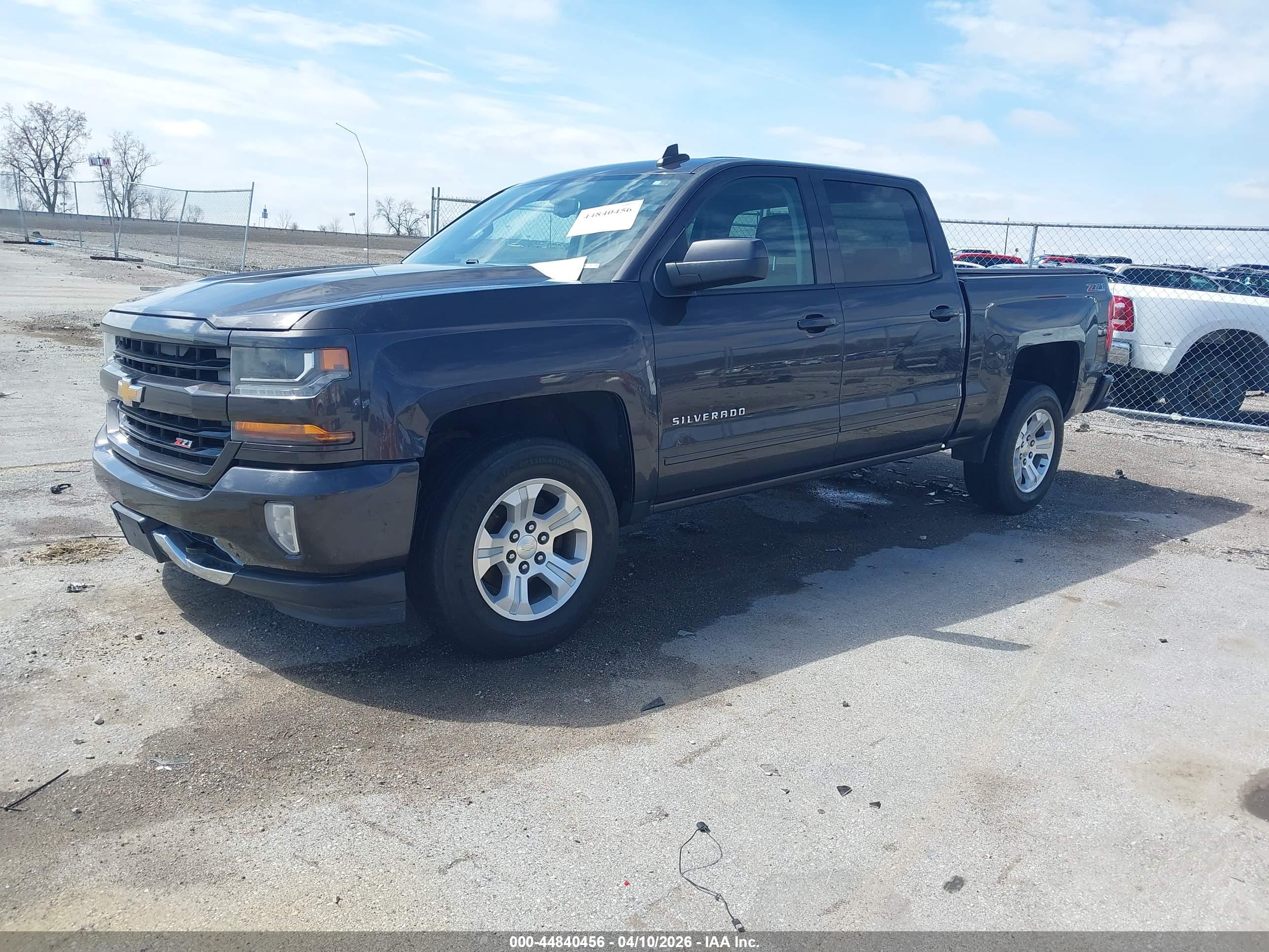 CHEVROLET SILVERADO image 2