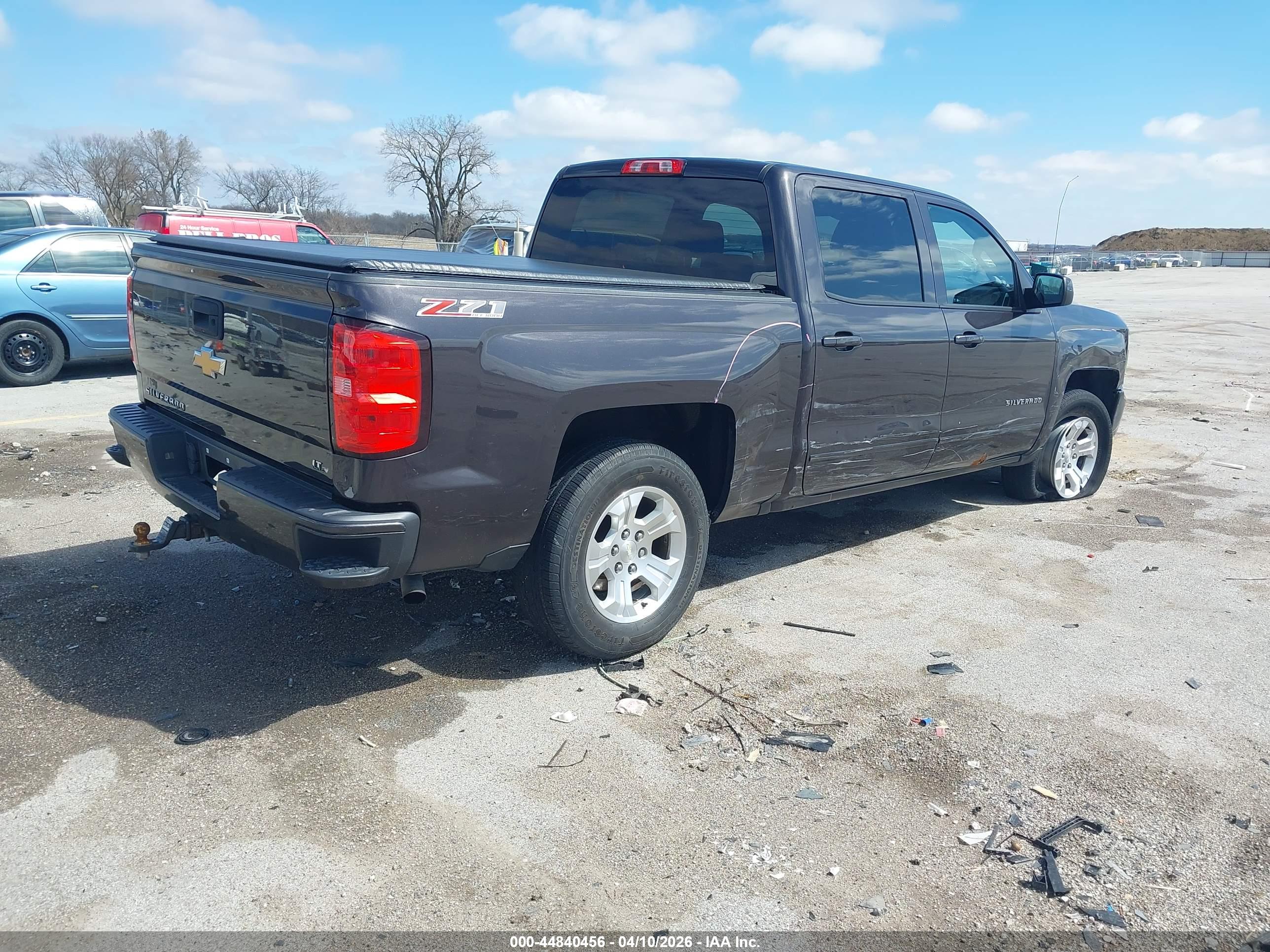 CHEVROLET SILVERADO image 4