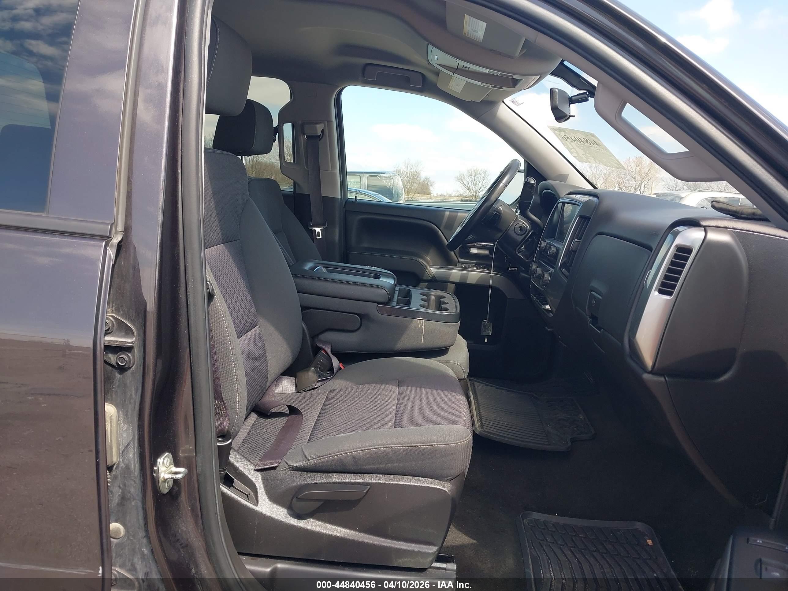 CHEVROLET SILVERADO image 5