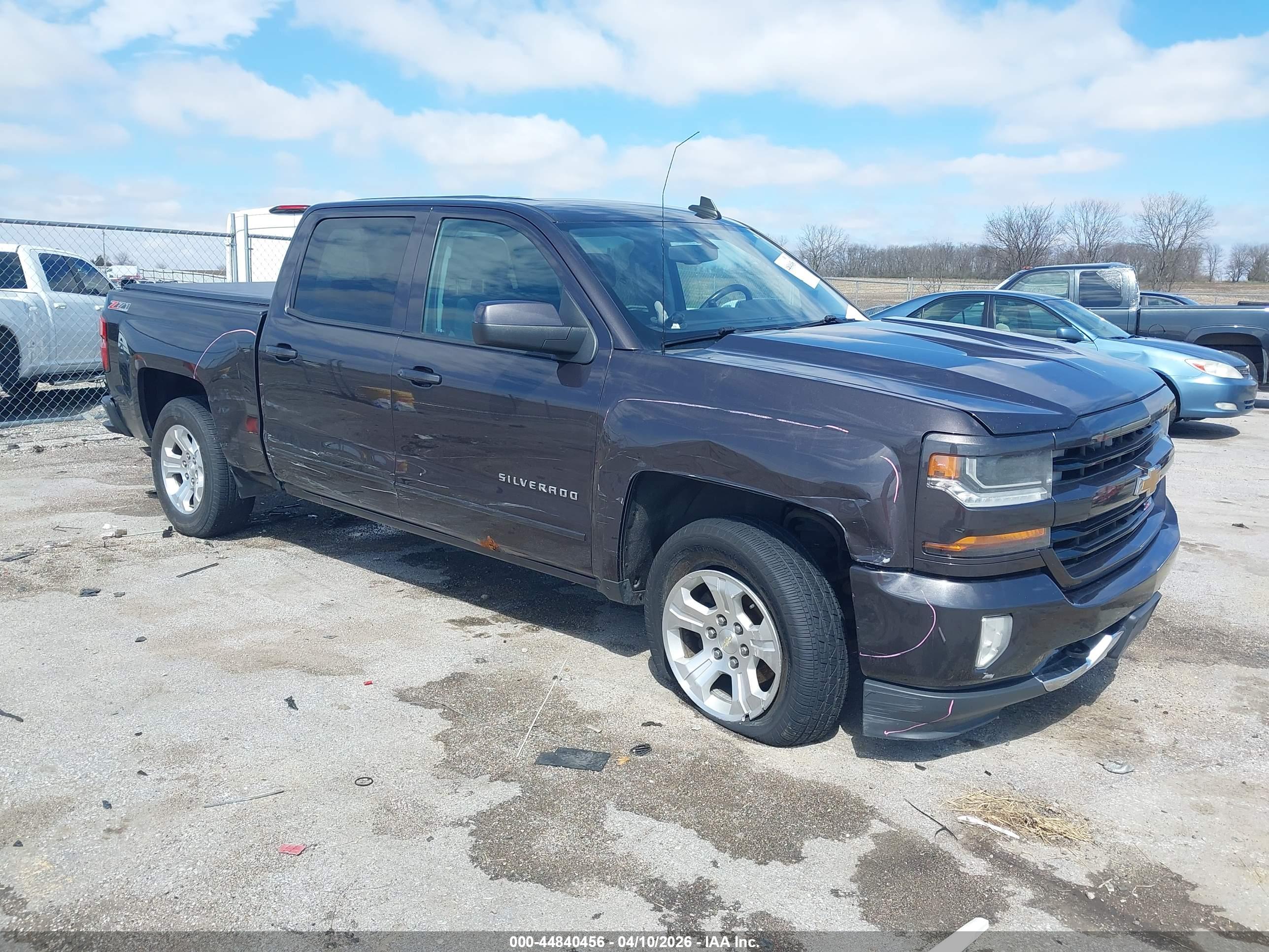CHEVROLET SILVERADO image 6