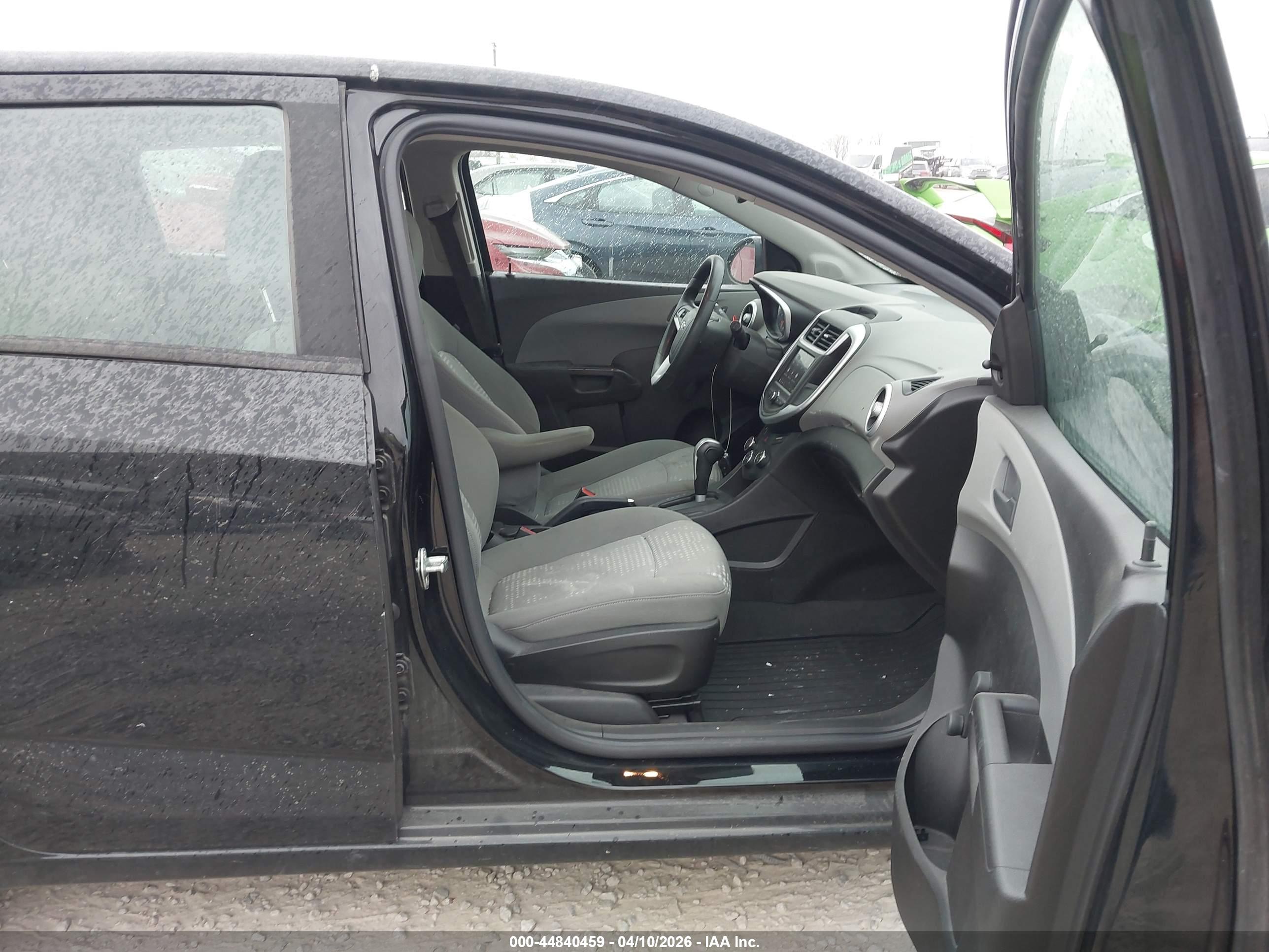 CHEVROLET SONIC image 5
