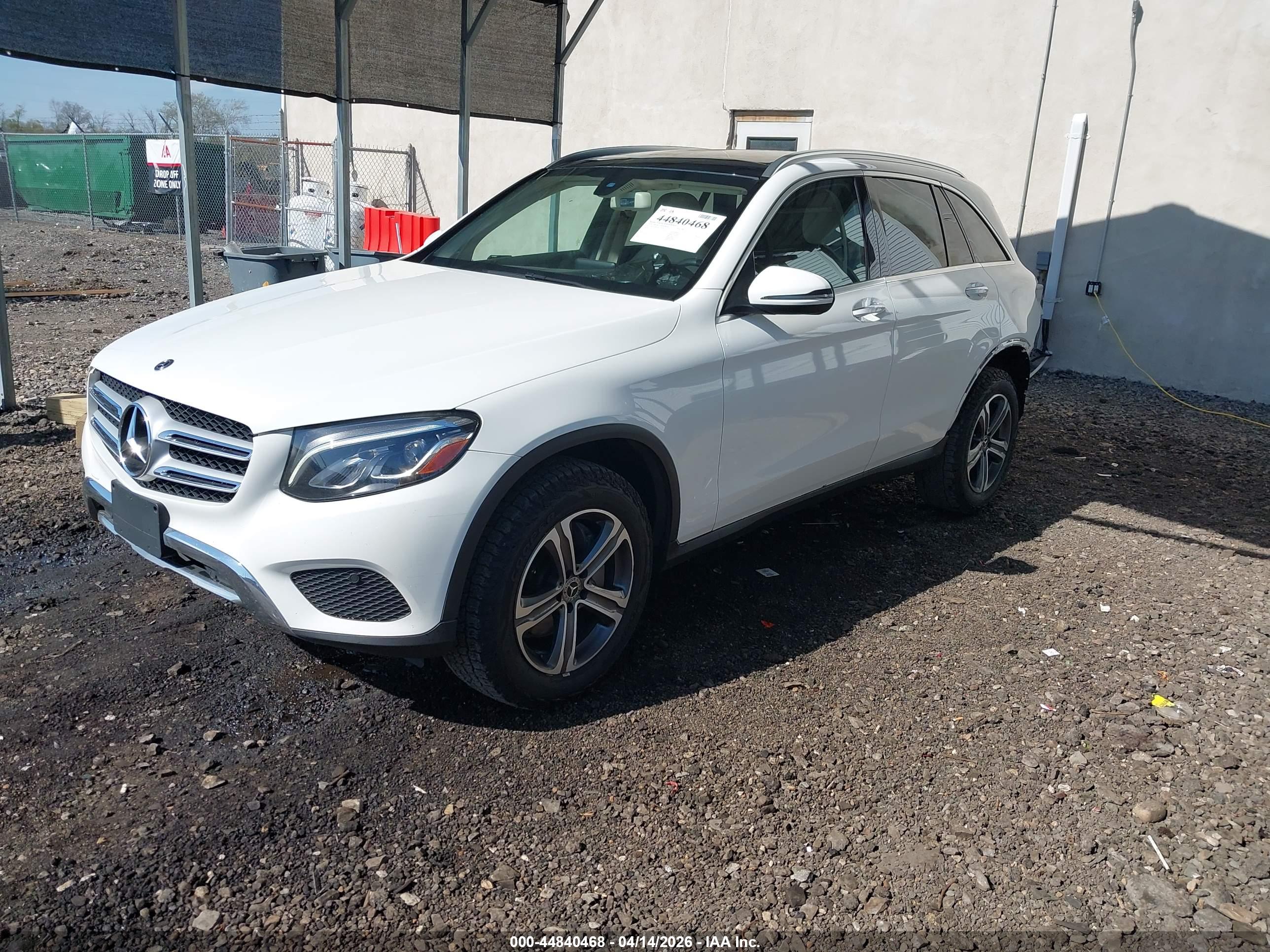 MERCEDES-BENZ GLC image 2