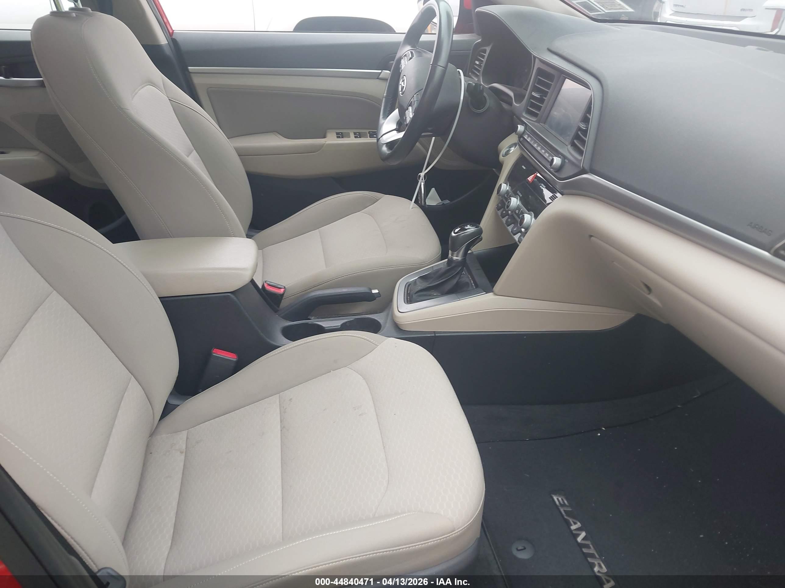 HYUNDAI ELANTRA image 5