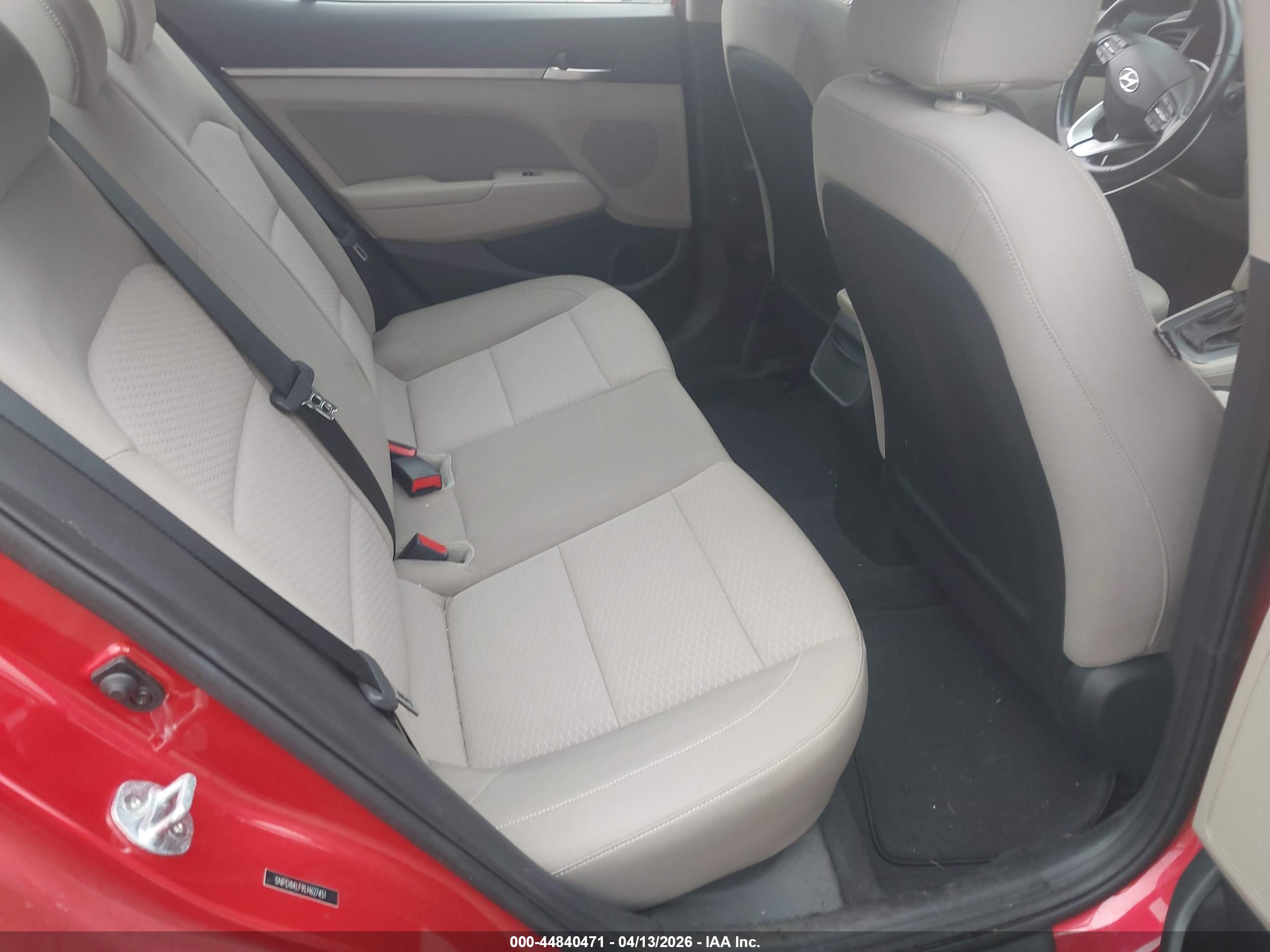 HYUNDAI ELANTRA image 8