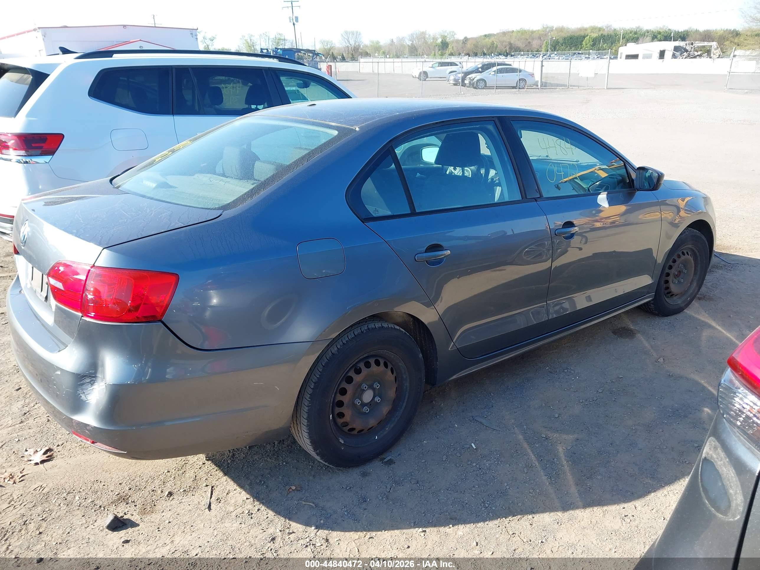 VOLKSWAGEN JETTA image 4