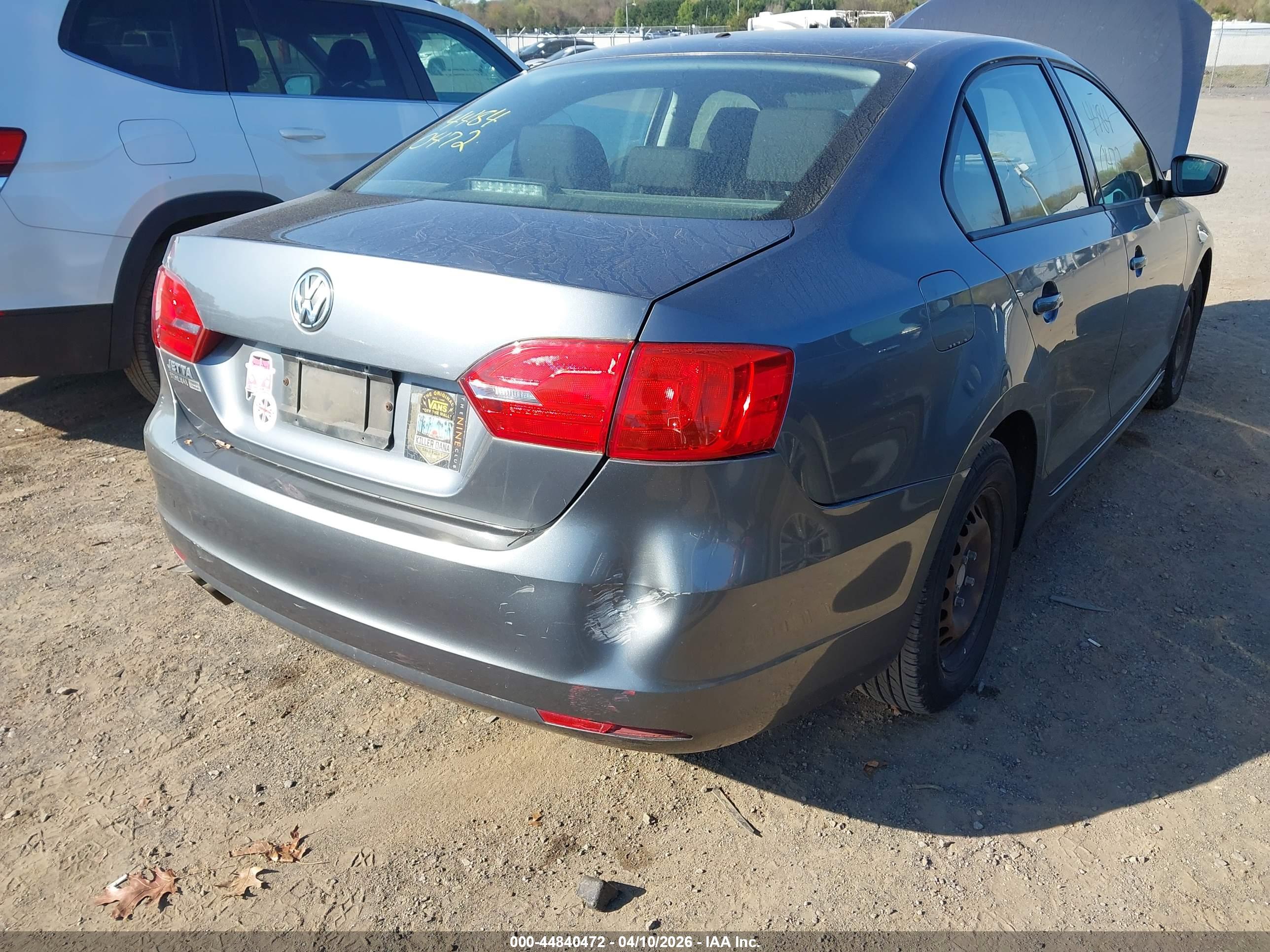 VOLKSWAGEN JETTA image 6