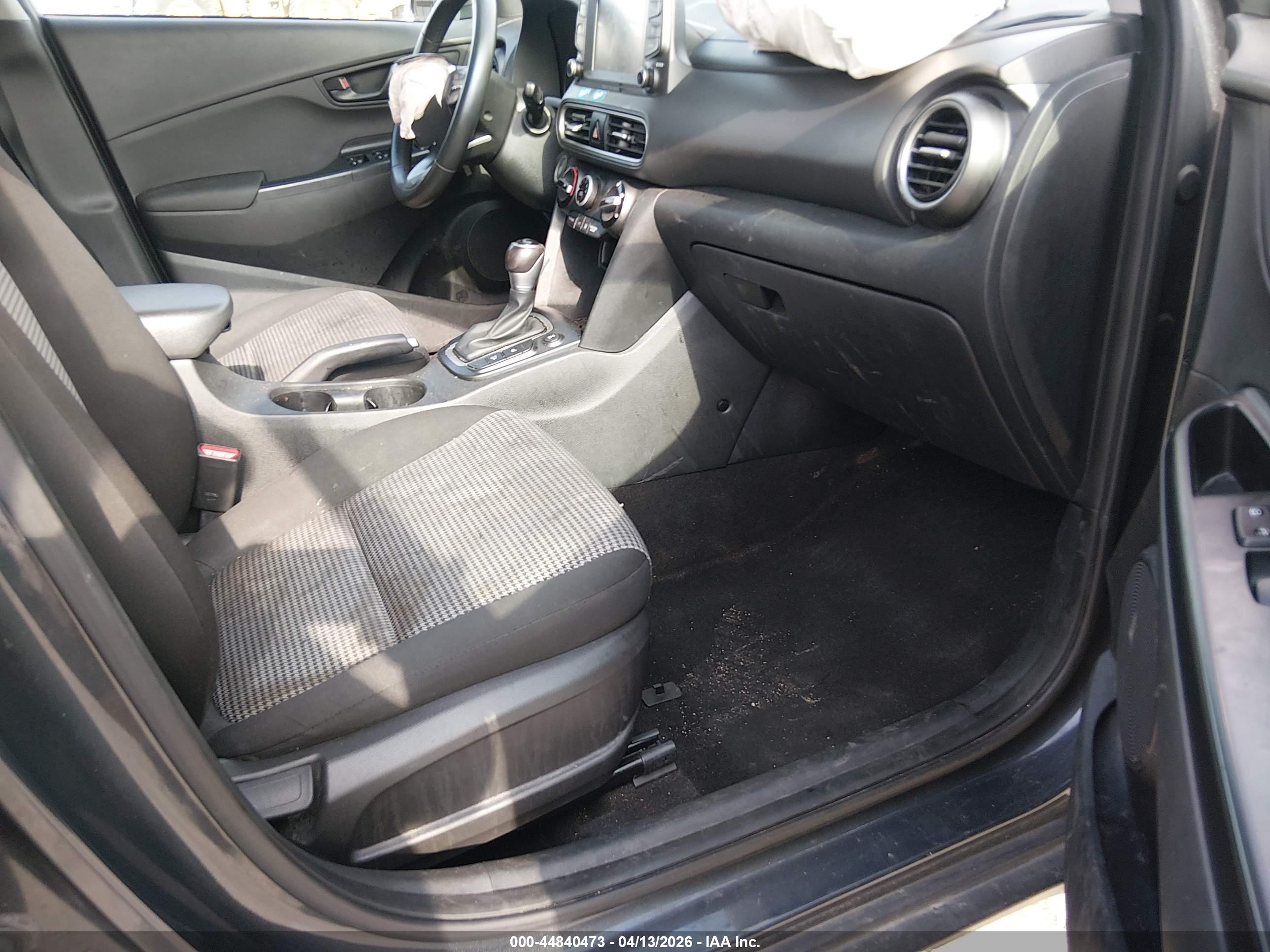HYUNDAI KONA image 5