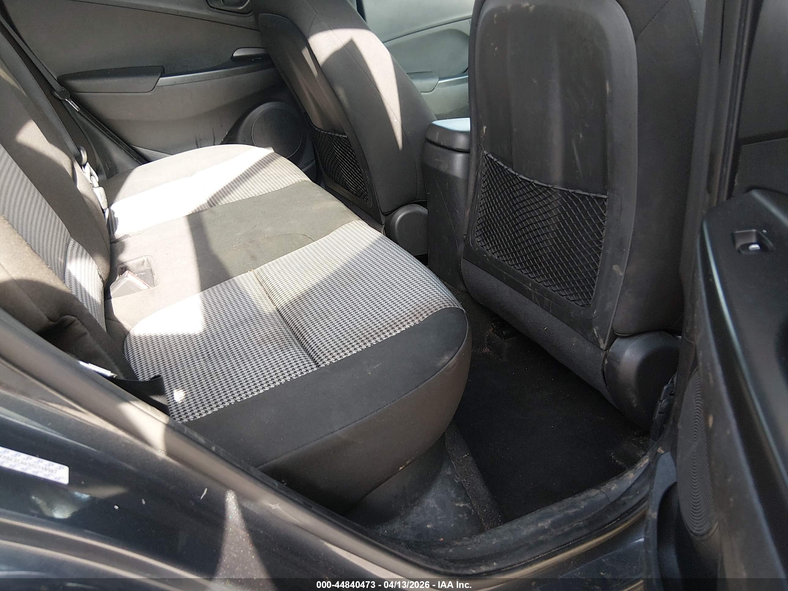 HYUNDAI KONA image 8