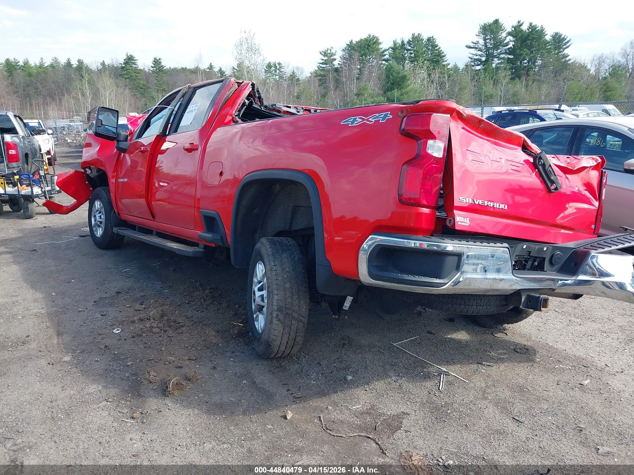 CHEVROLET SILVERADO image 3