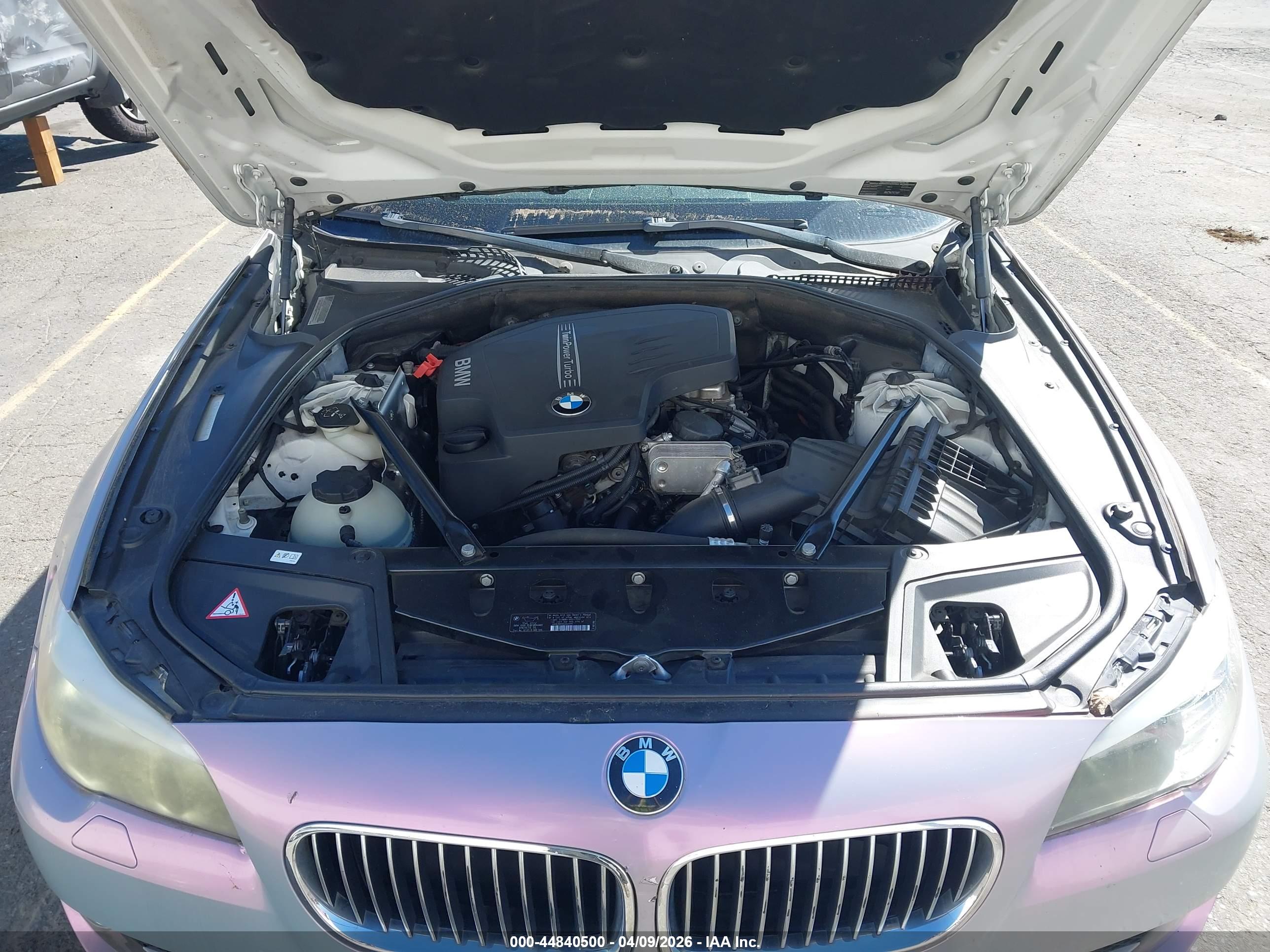 BMW 528I image 10