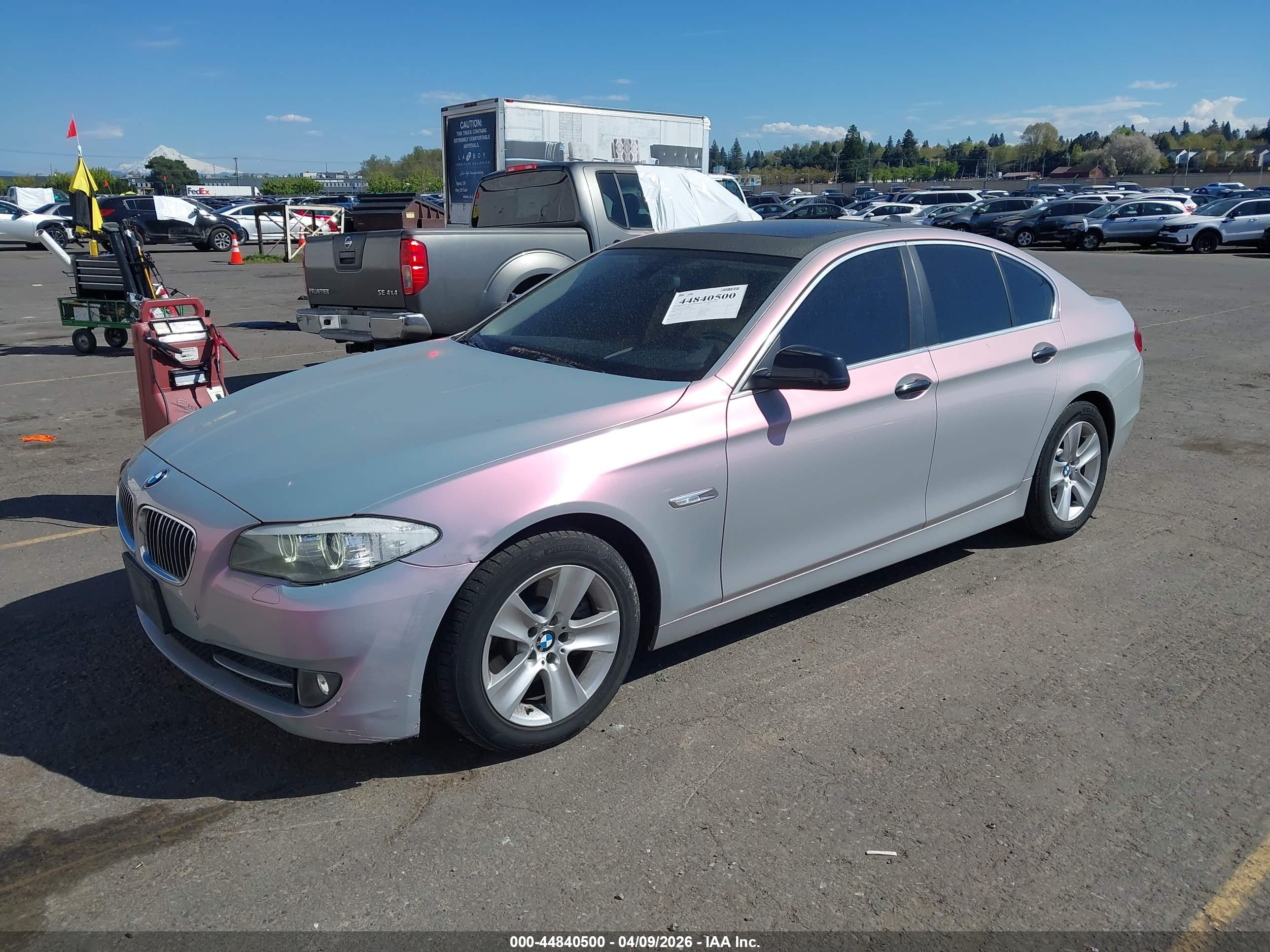 BMW 528I image 2