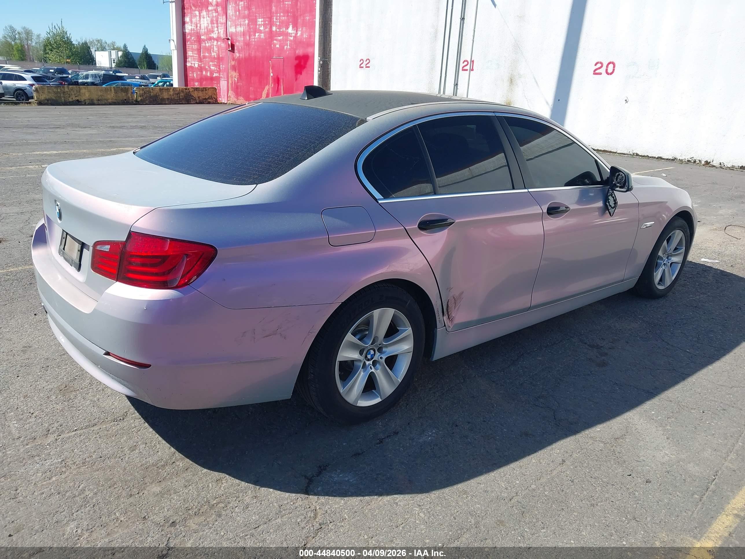 BMW 528I image 4