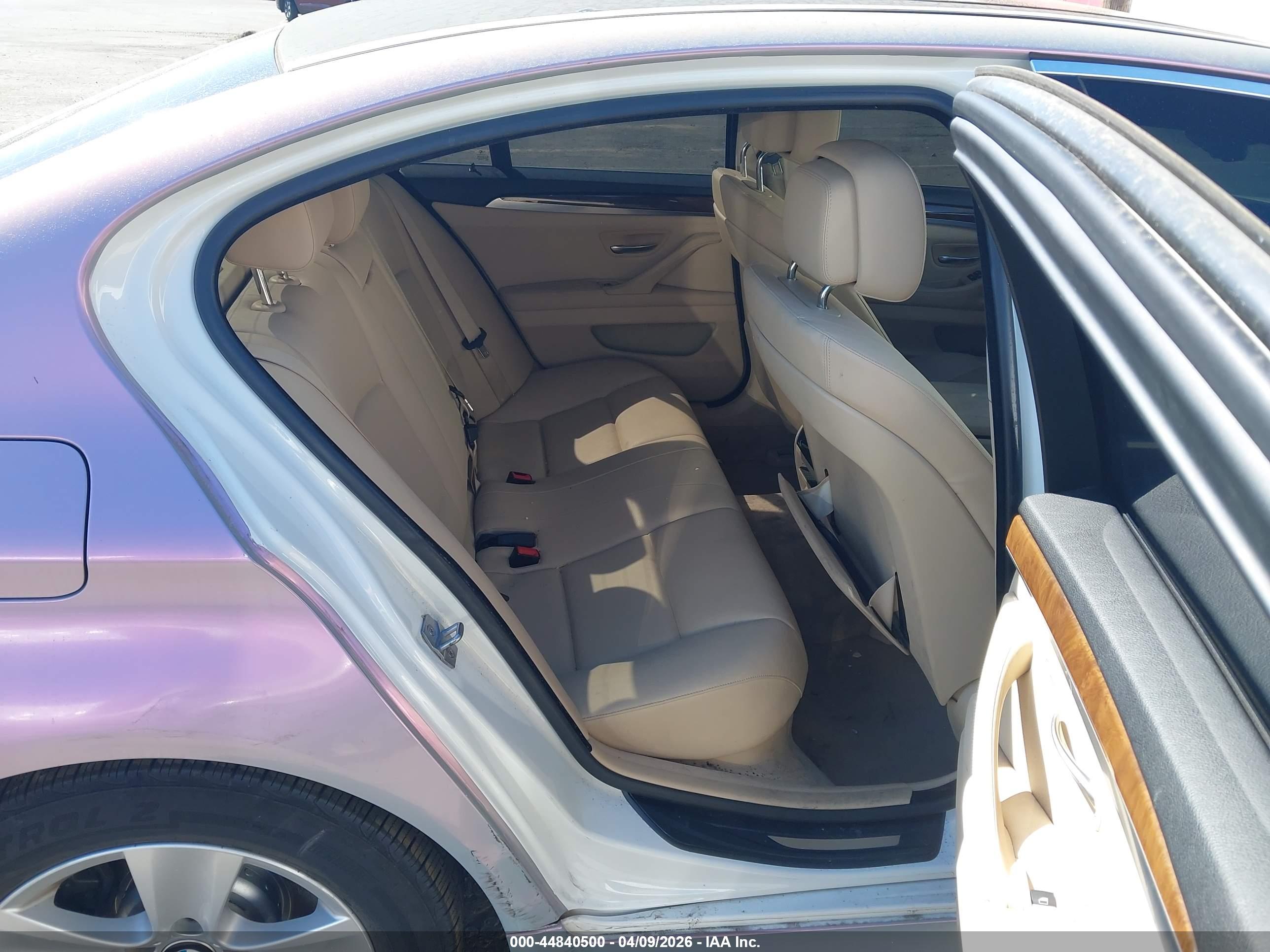 BMW 528I image 8