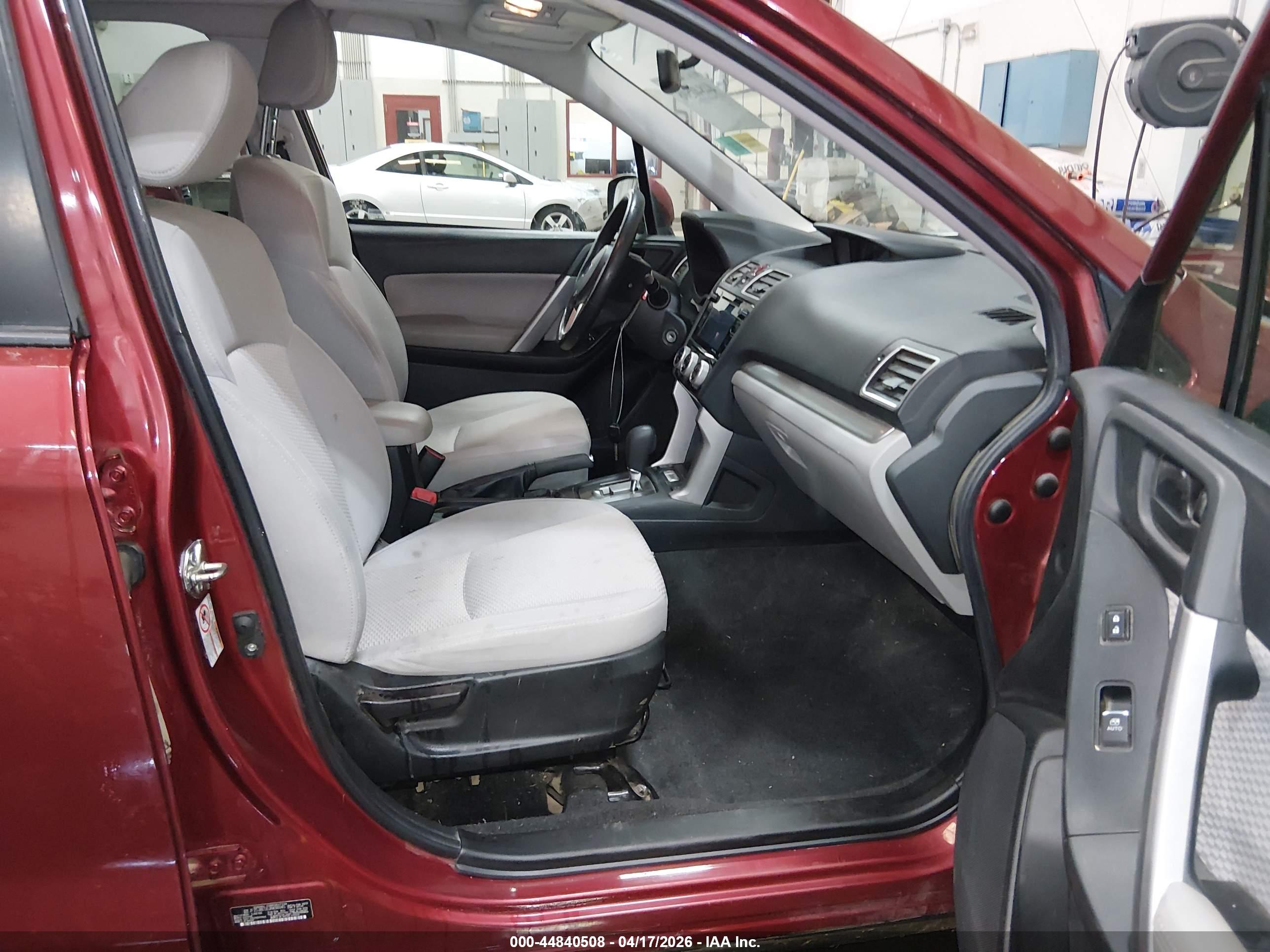 SUBARU FORESTER image 5