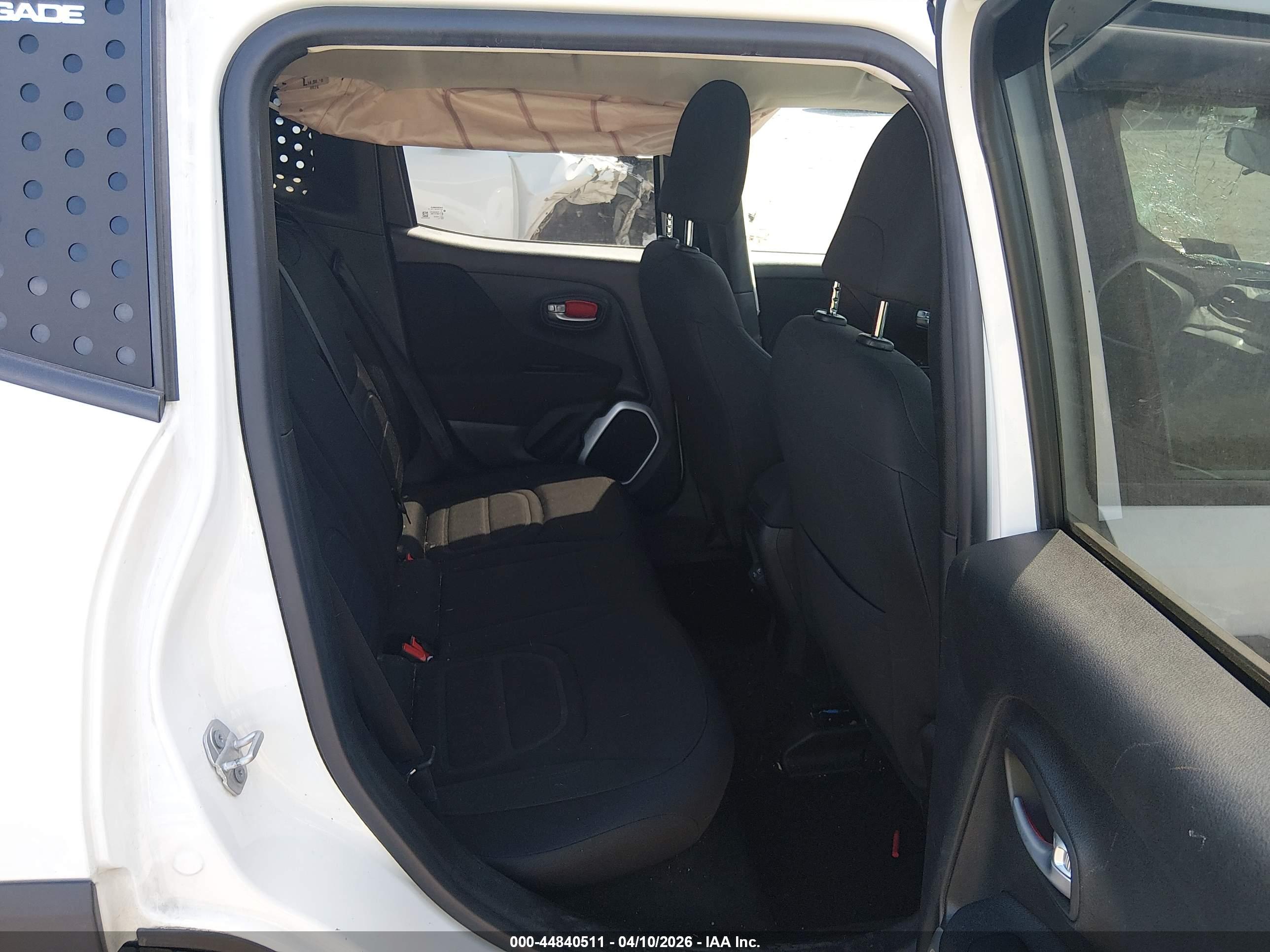 JEEP RENEGADE image 8