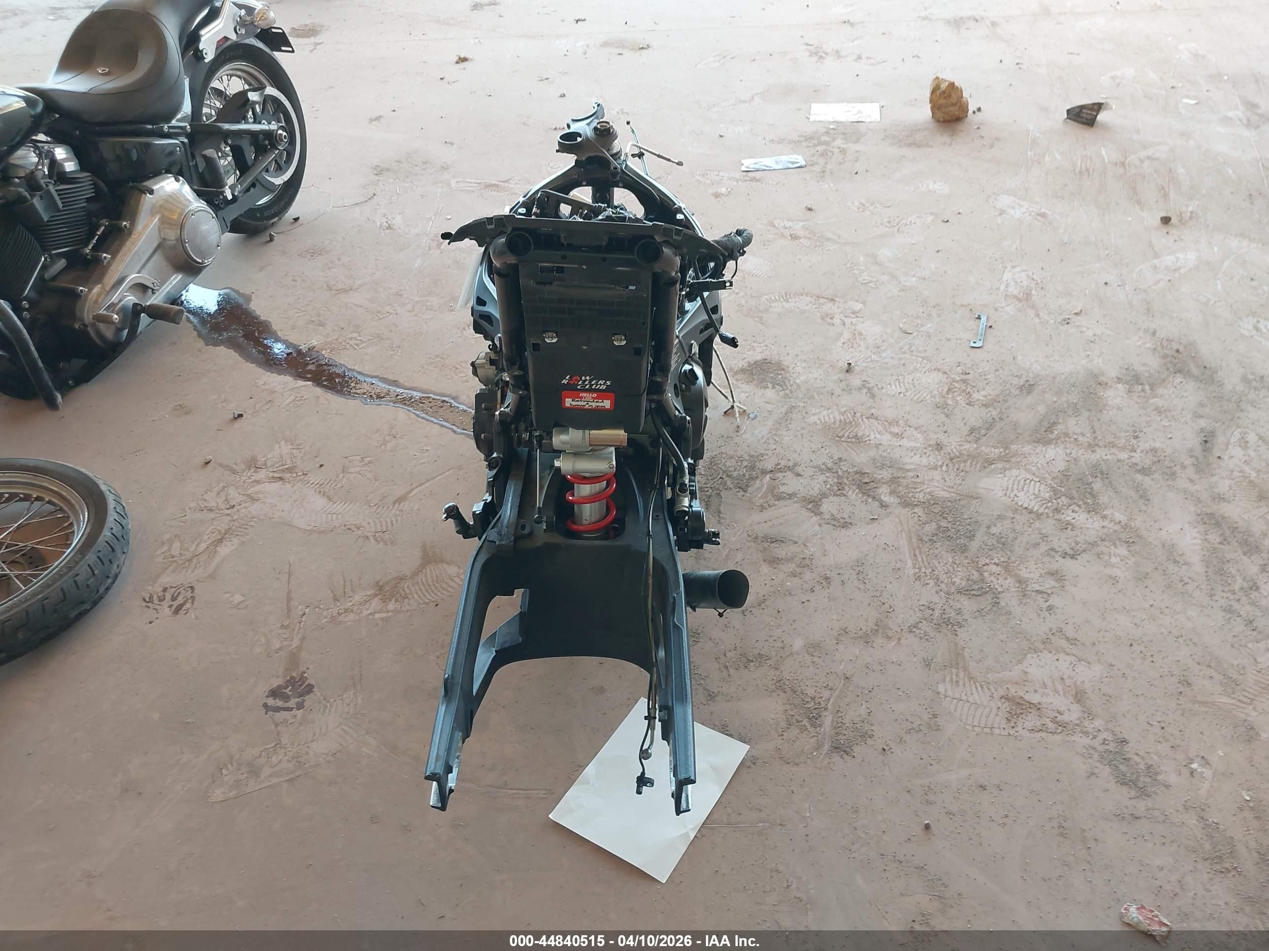 BMW S image 6