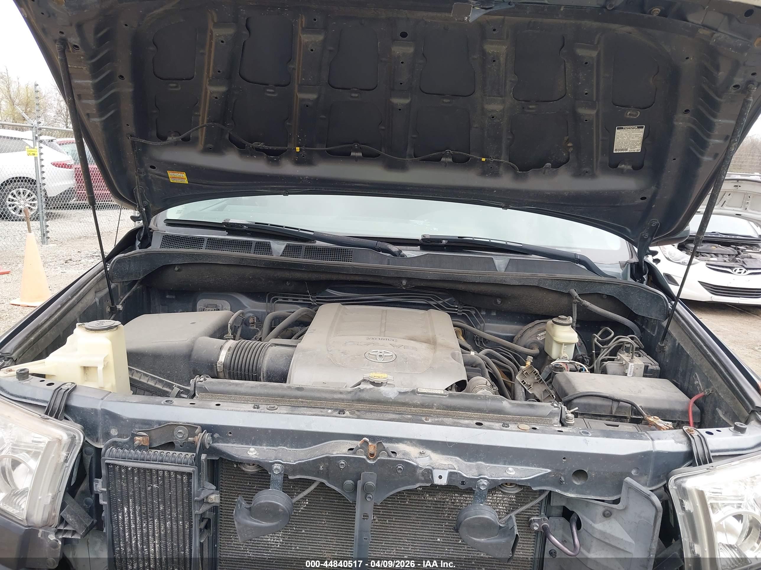 TOYOTA TUNDRA image 10