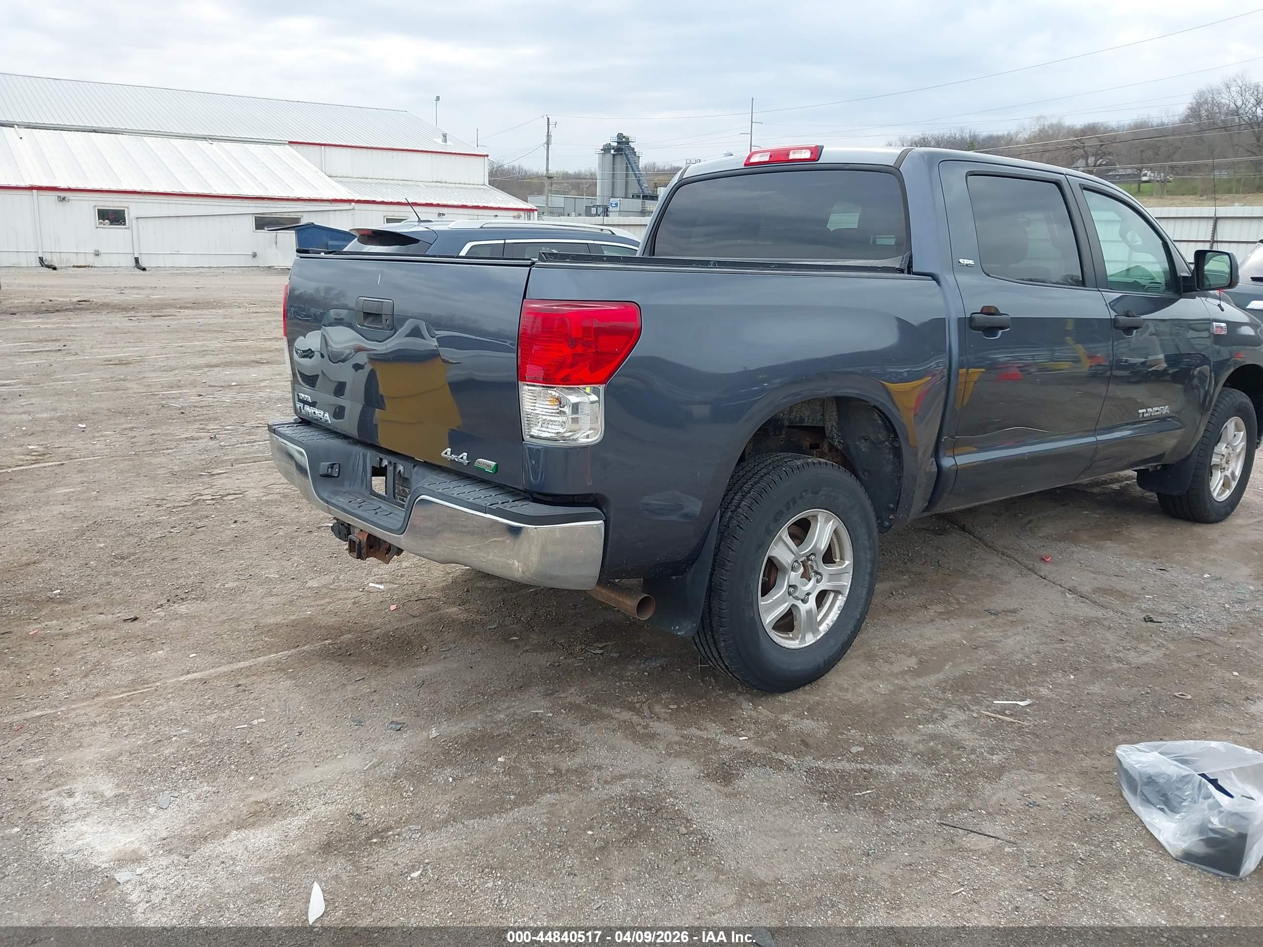 TOYOTA TUNDRA image 4