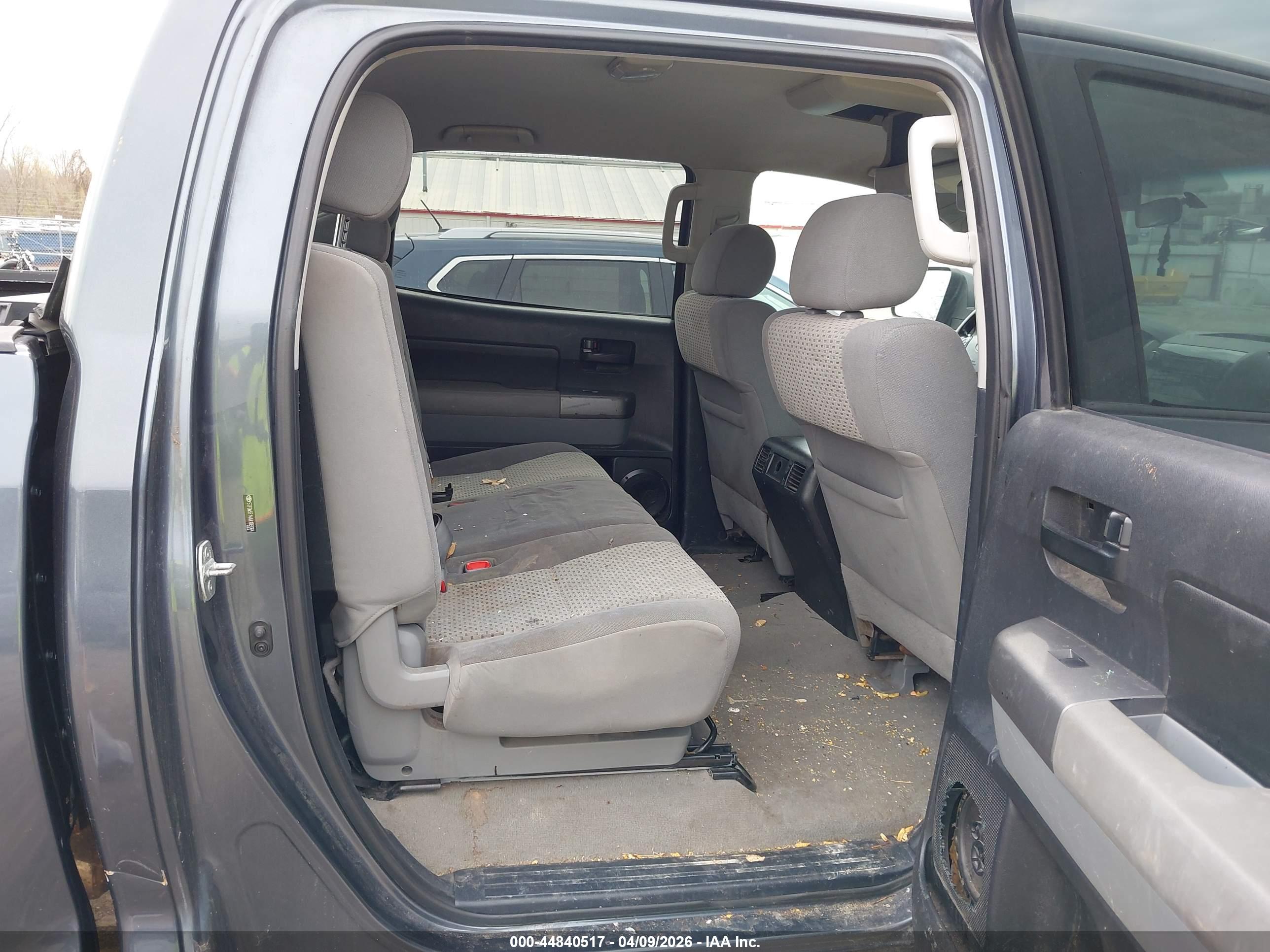 TOYOTA TUNDRA image 8