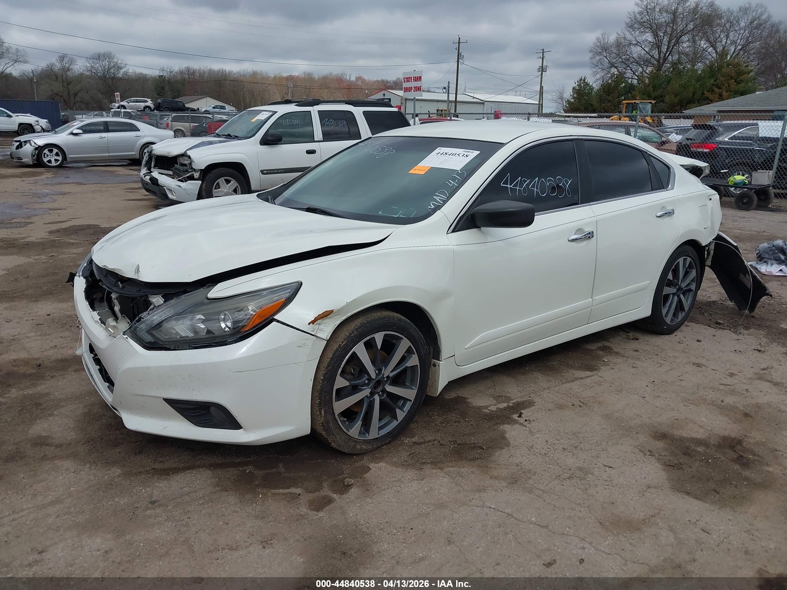 NISSAN ALTIMA image 2