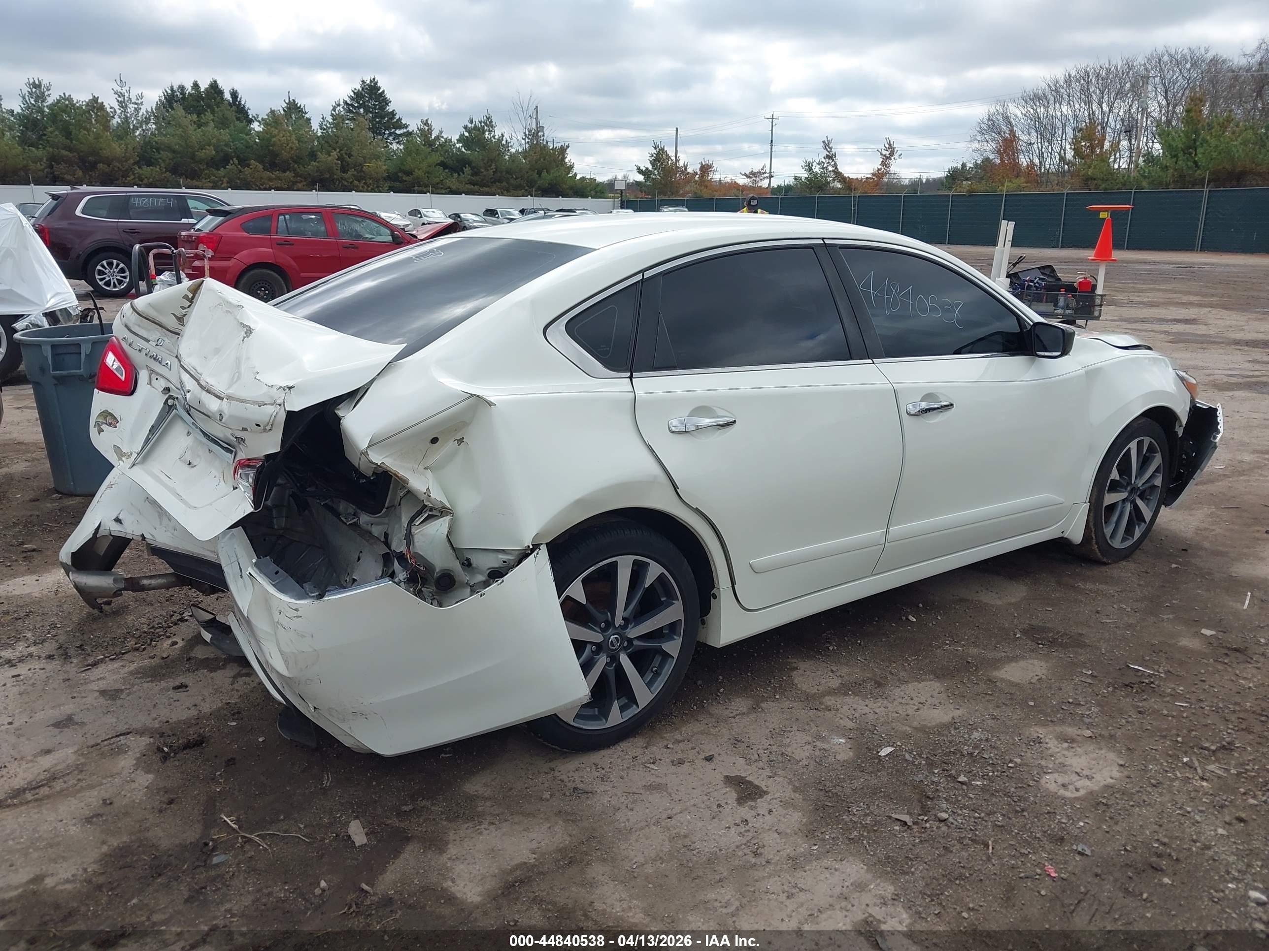 NISSAN ALTIMA image 6