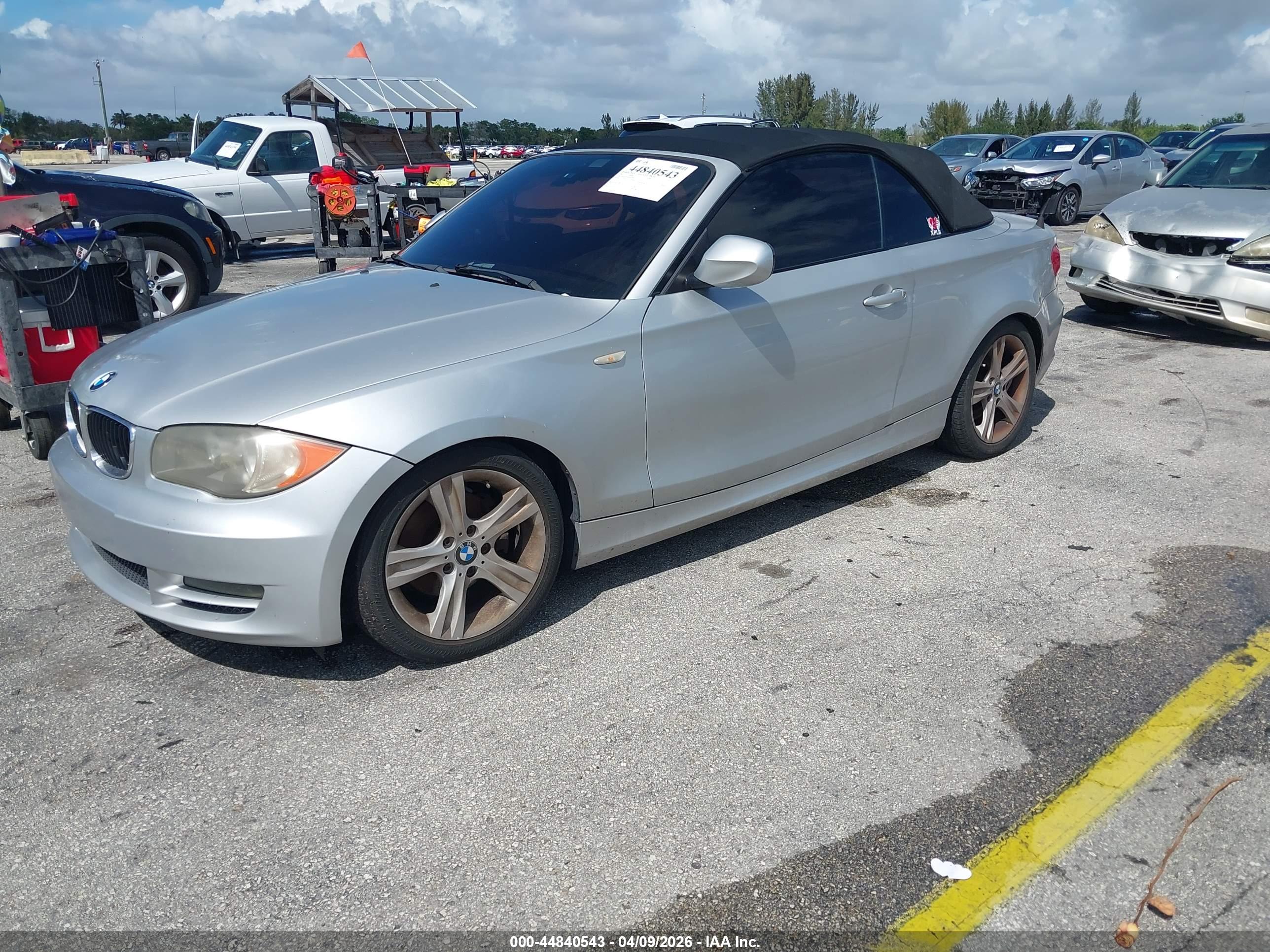 BMW 128I image 2