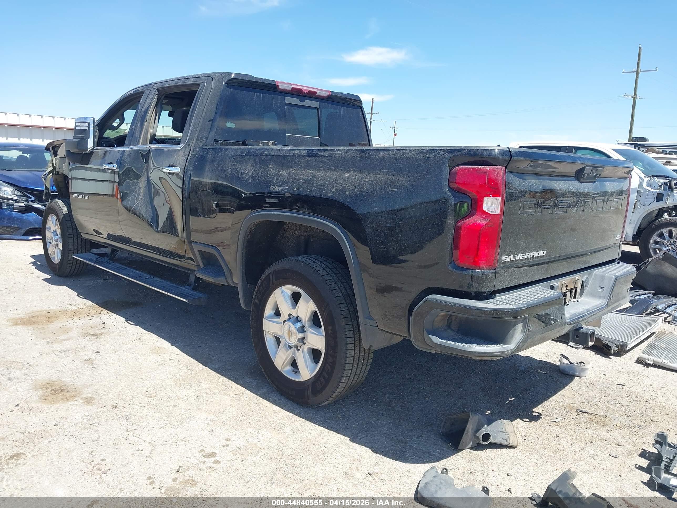 CHEVROLET SILVERADO image 3