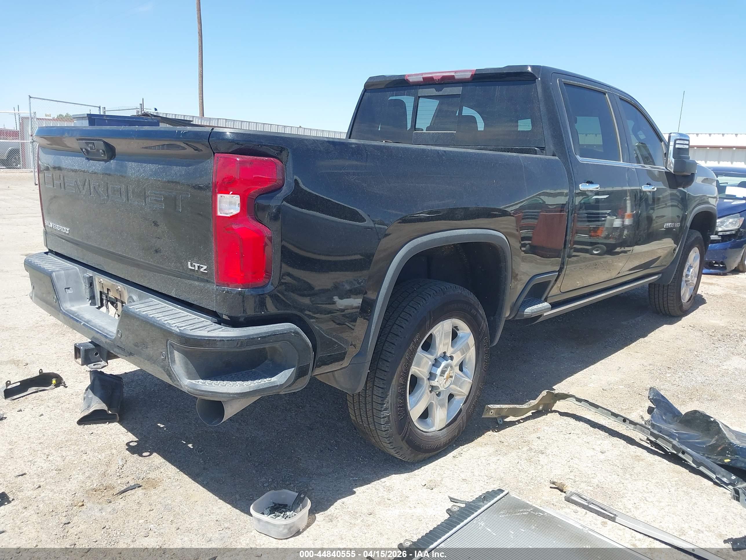 CHEVROLET SILVERADO image 4