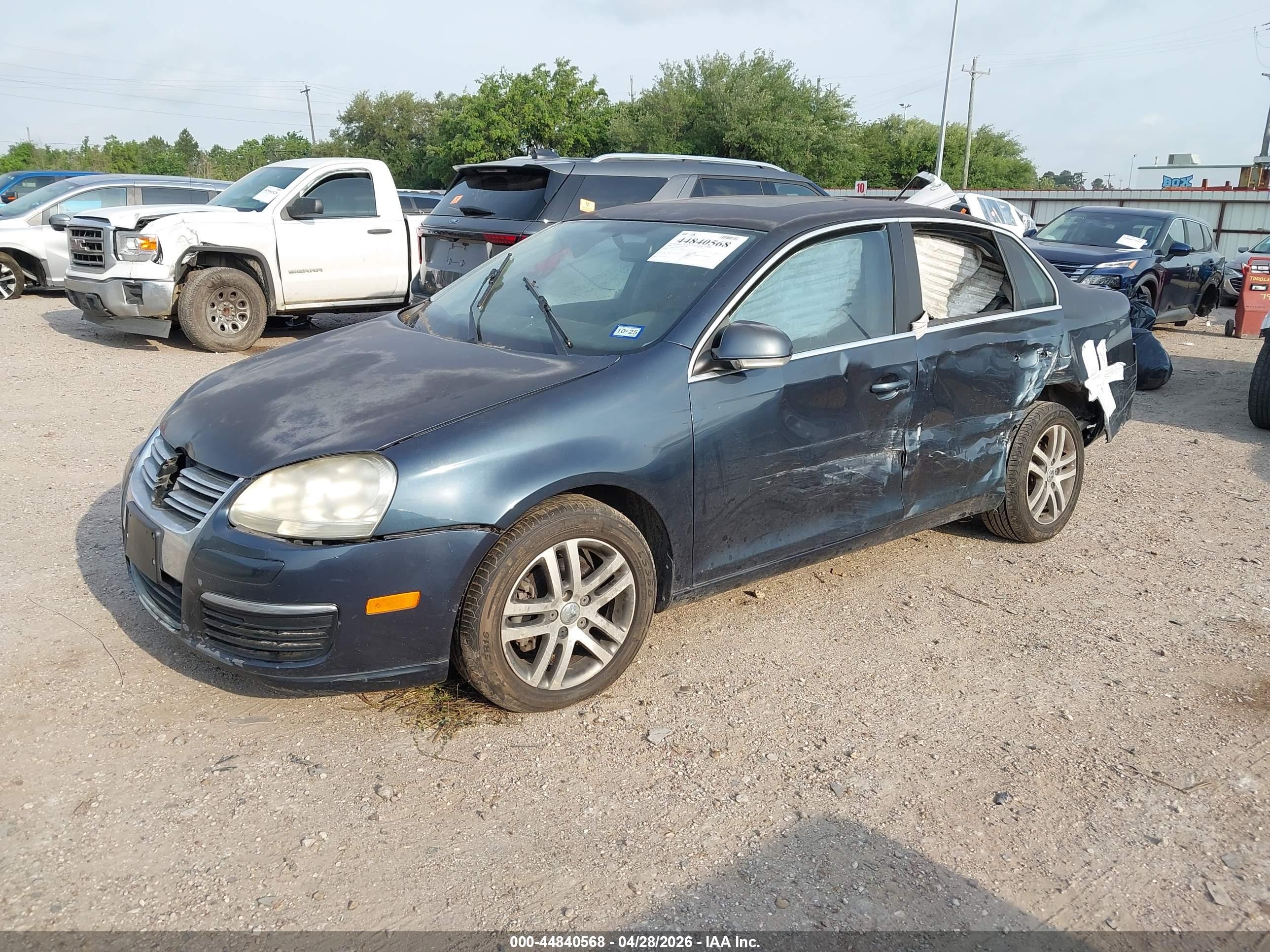 VOLKSWAGEN JETTA image 2