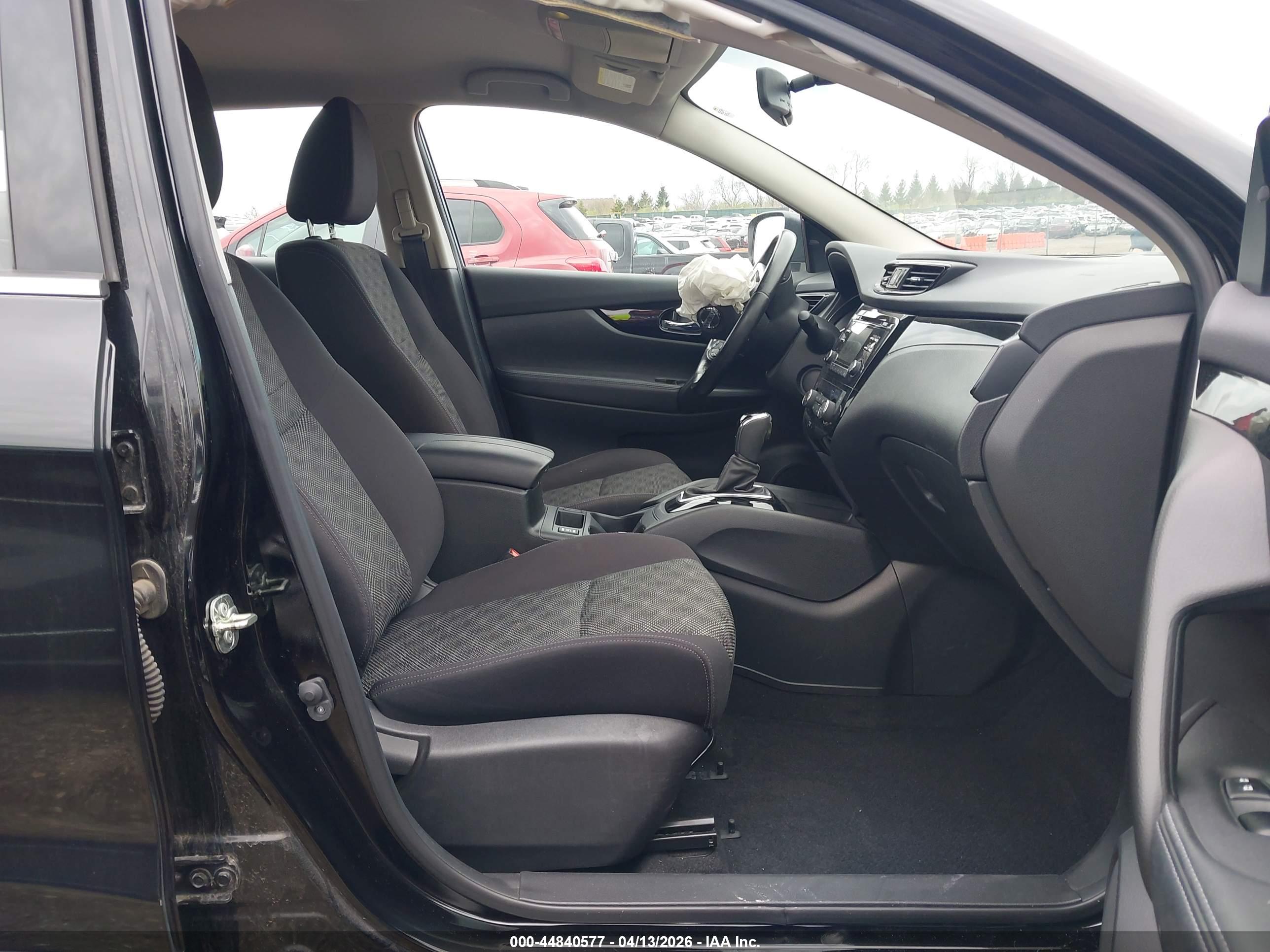 NISSAN ROGUE image 5