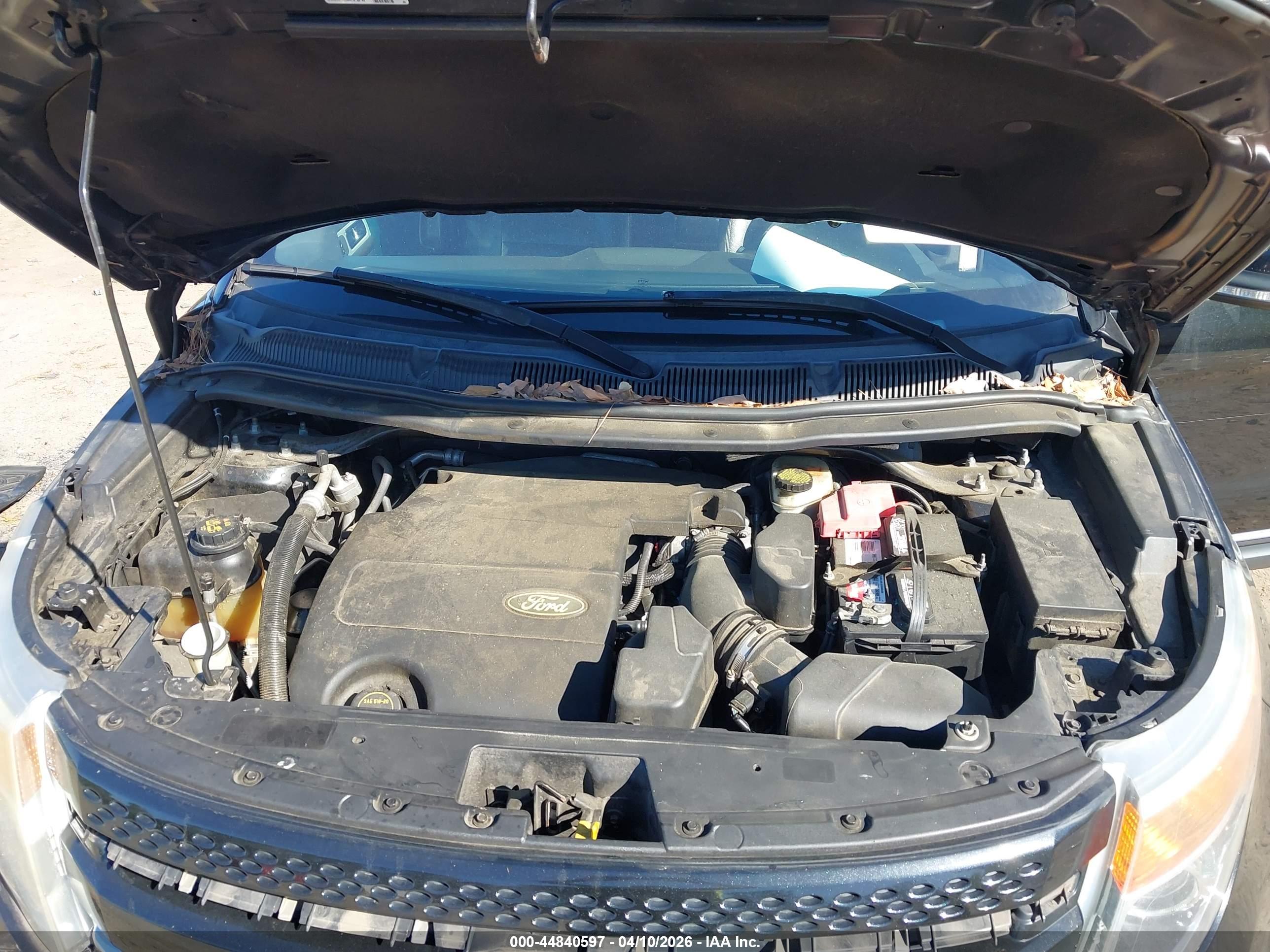 FORD EXPLORER image 10