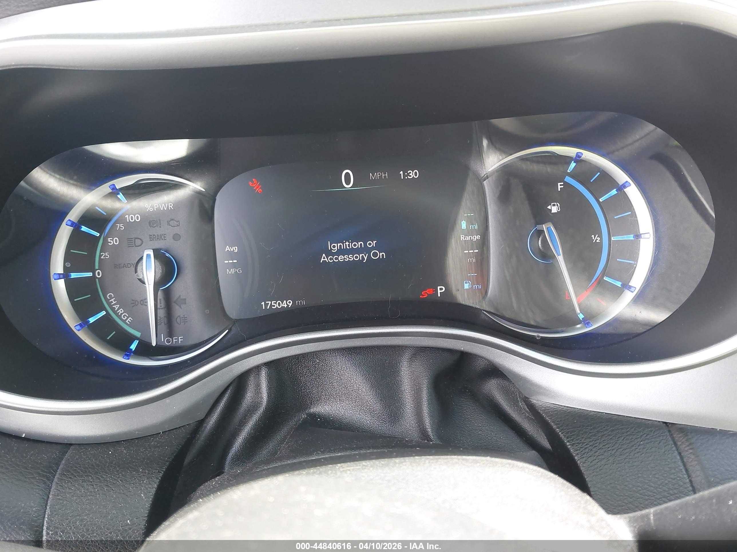 CHRYSLER PACIFICA image 7