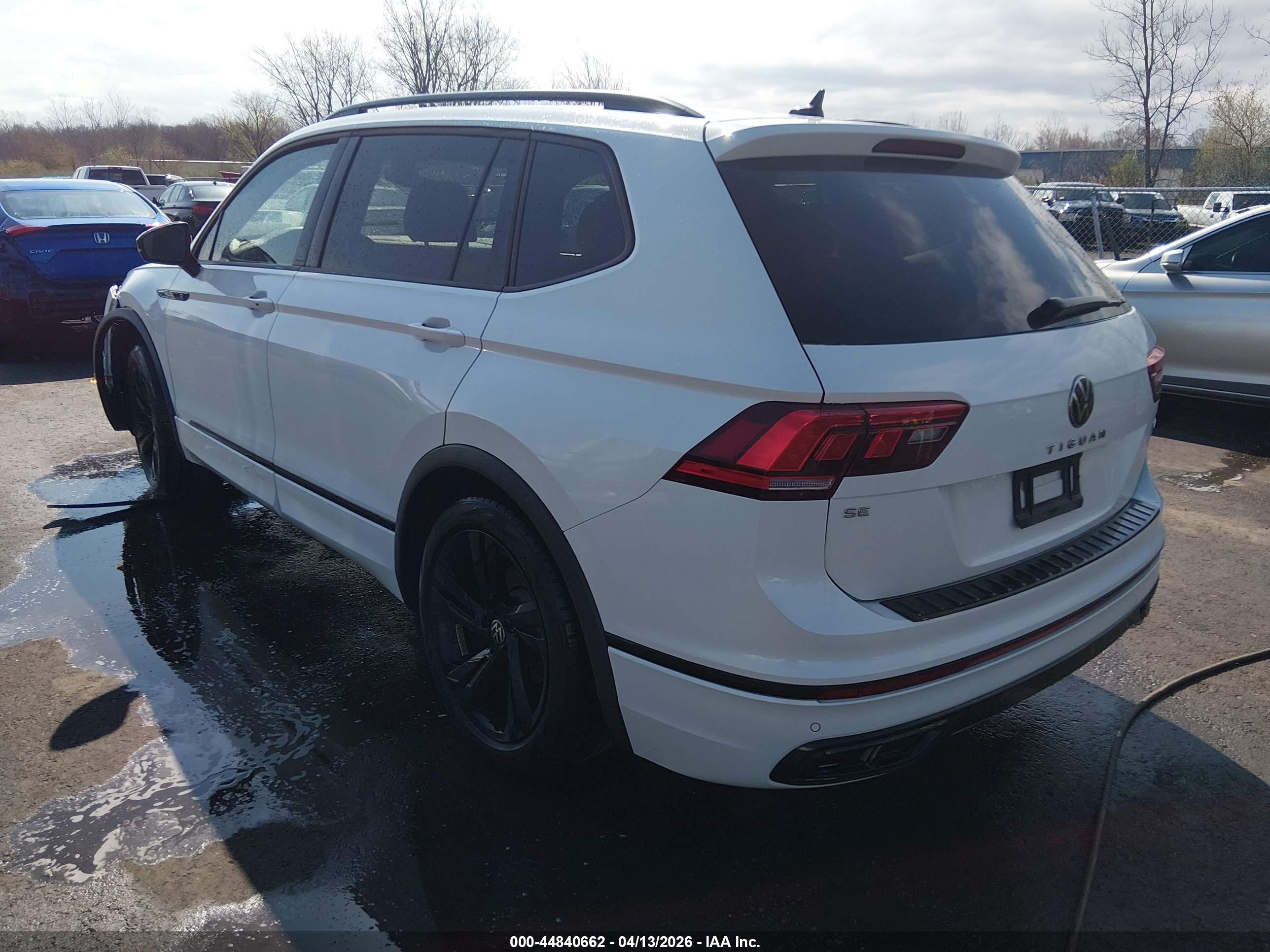 VOLKSWAGEN TIGUAN image 3
