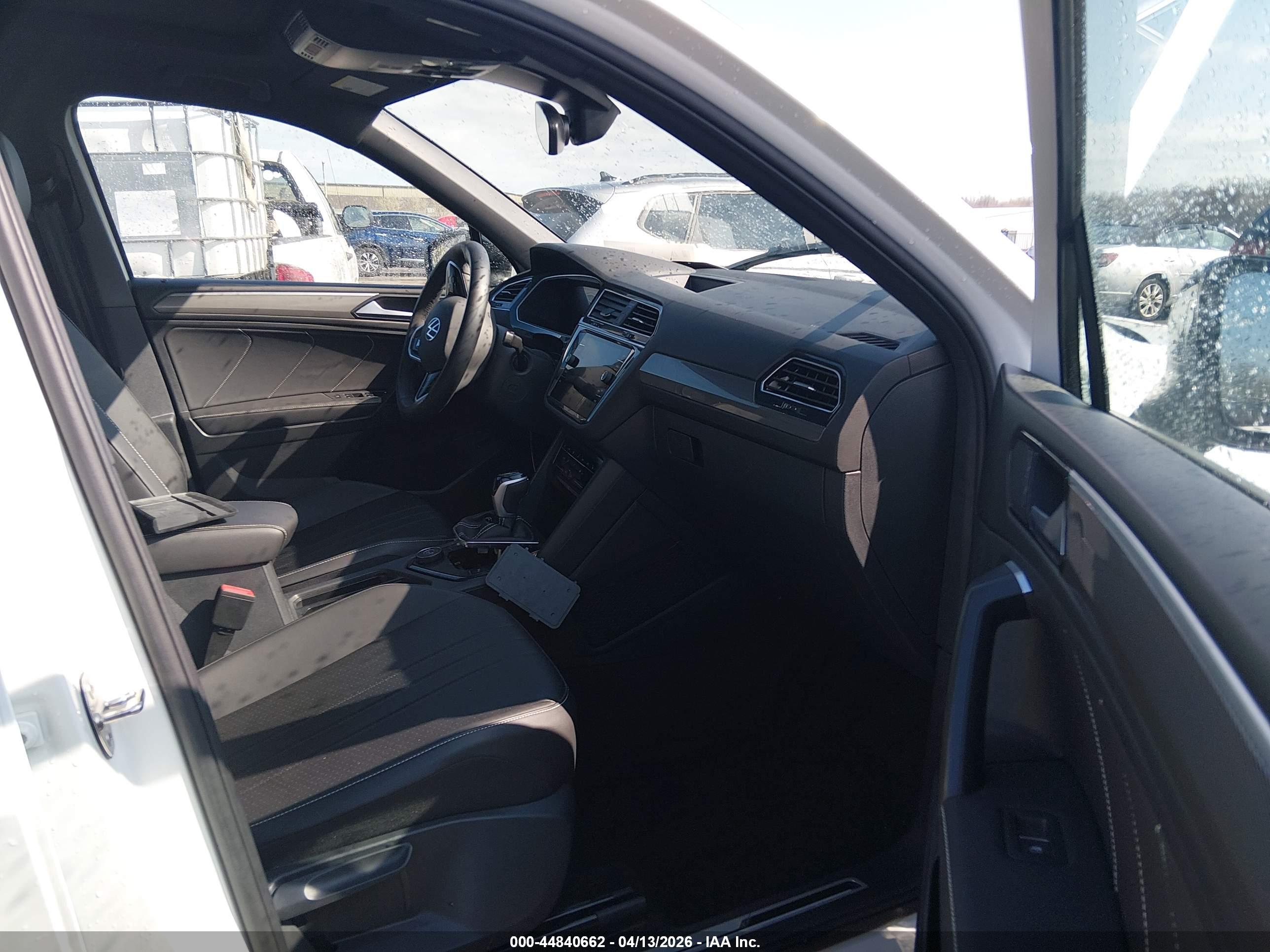 VOLKSWAGEN TIGUAN image 5