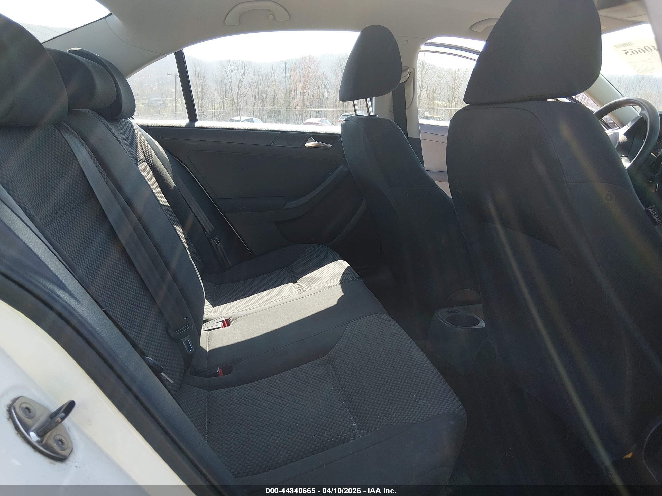 VOLKSWAGEN JETTA image 8