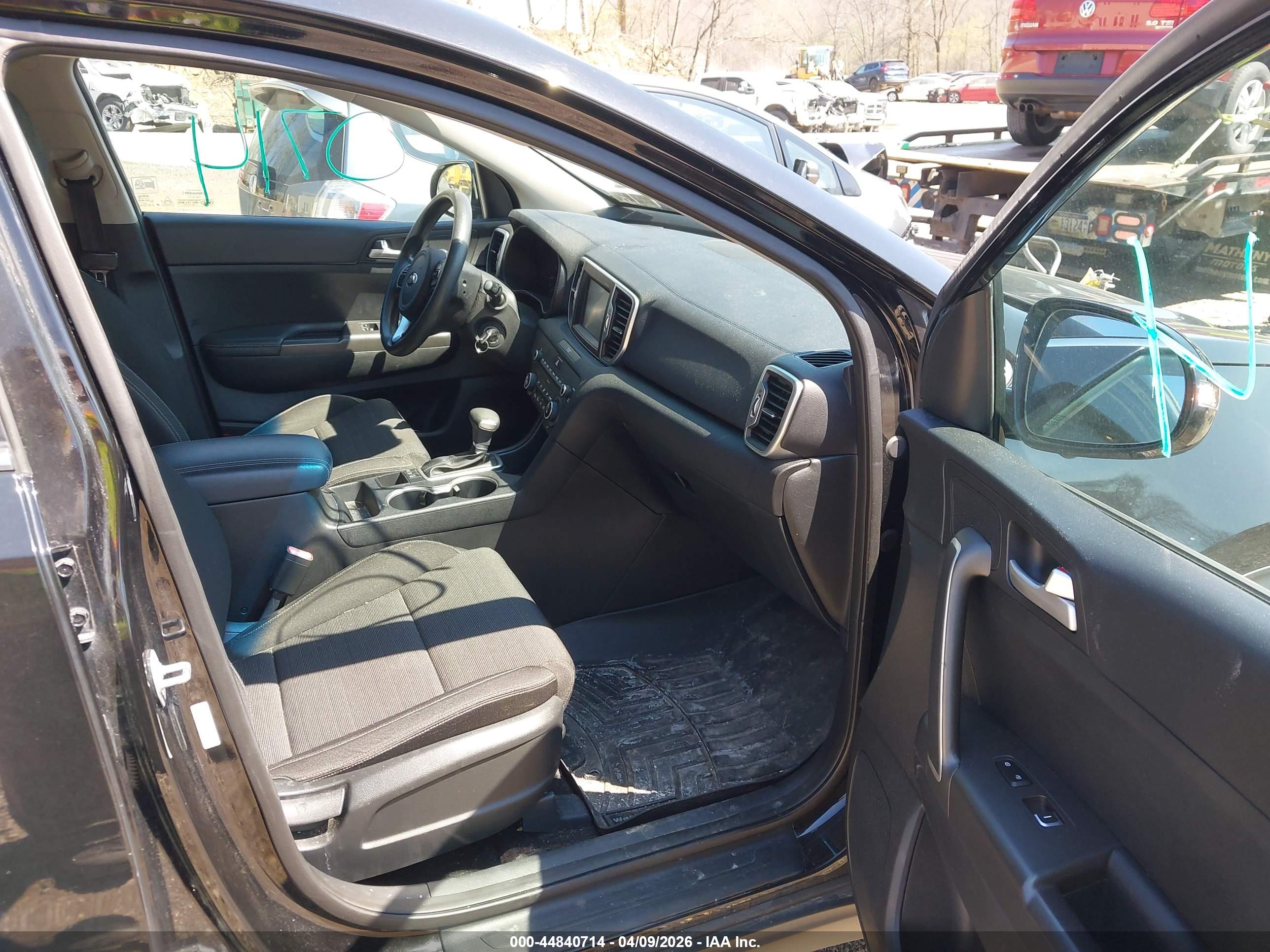 KIA SPORTAGE image 5