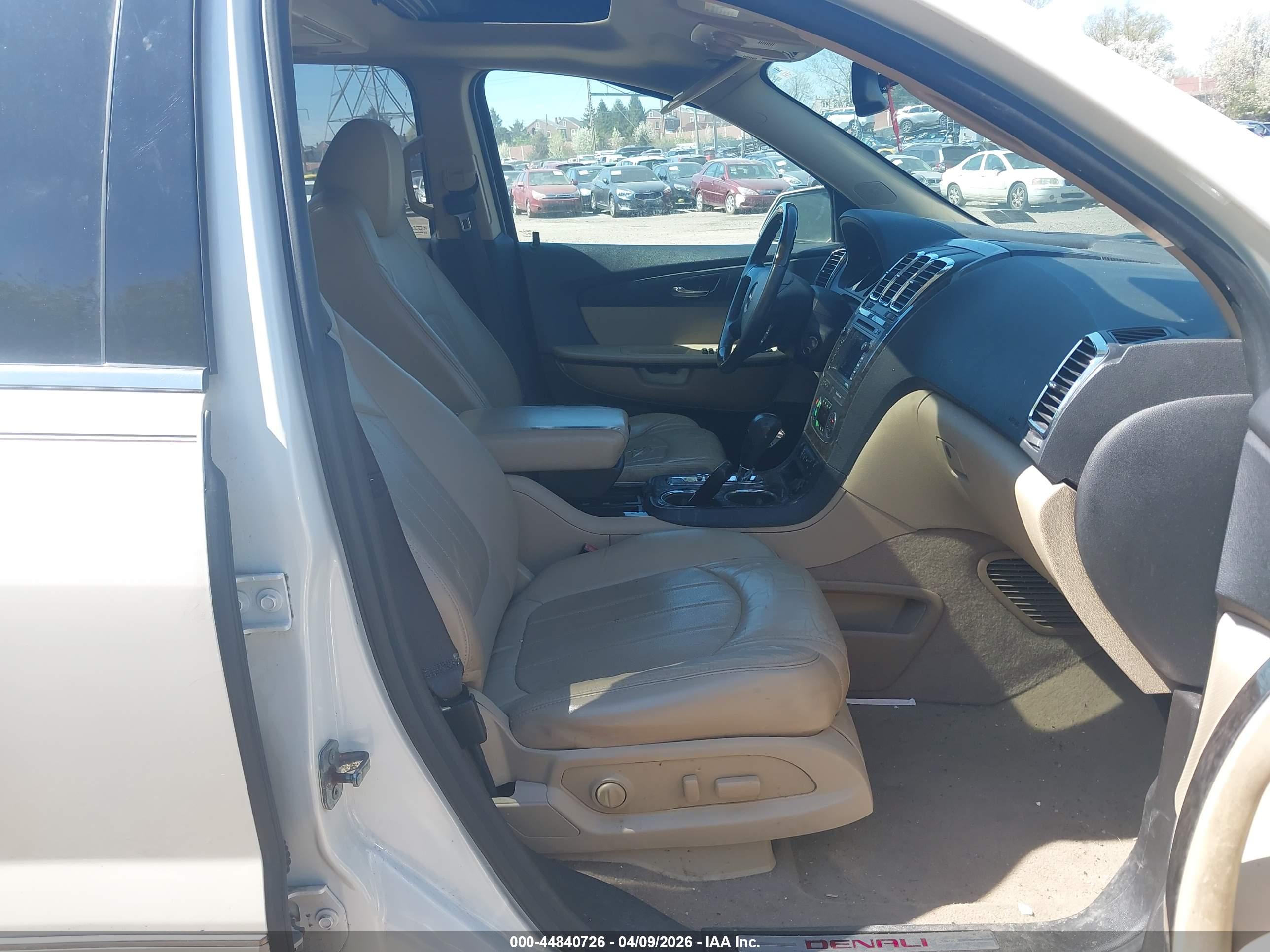 GMC ACADIA image 5