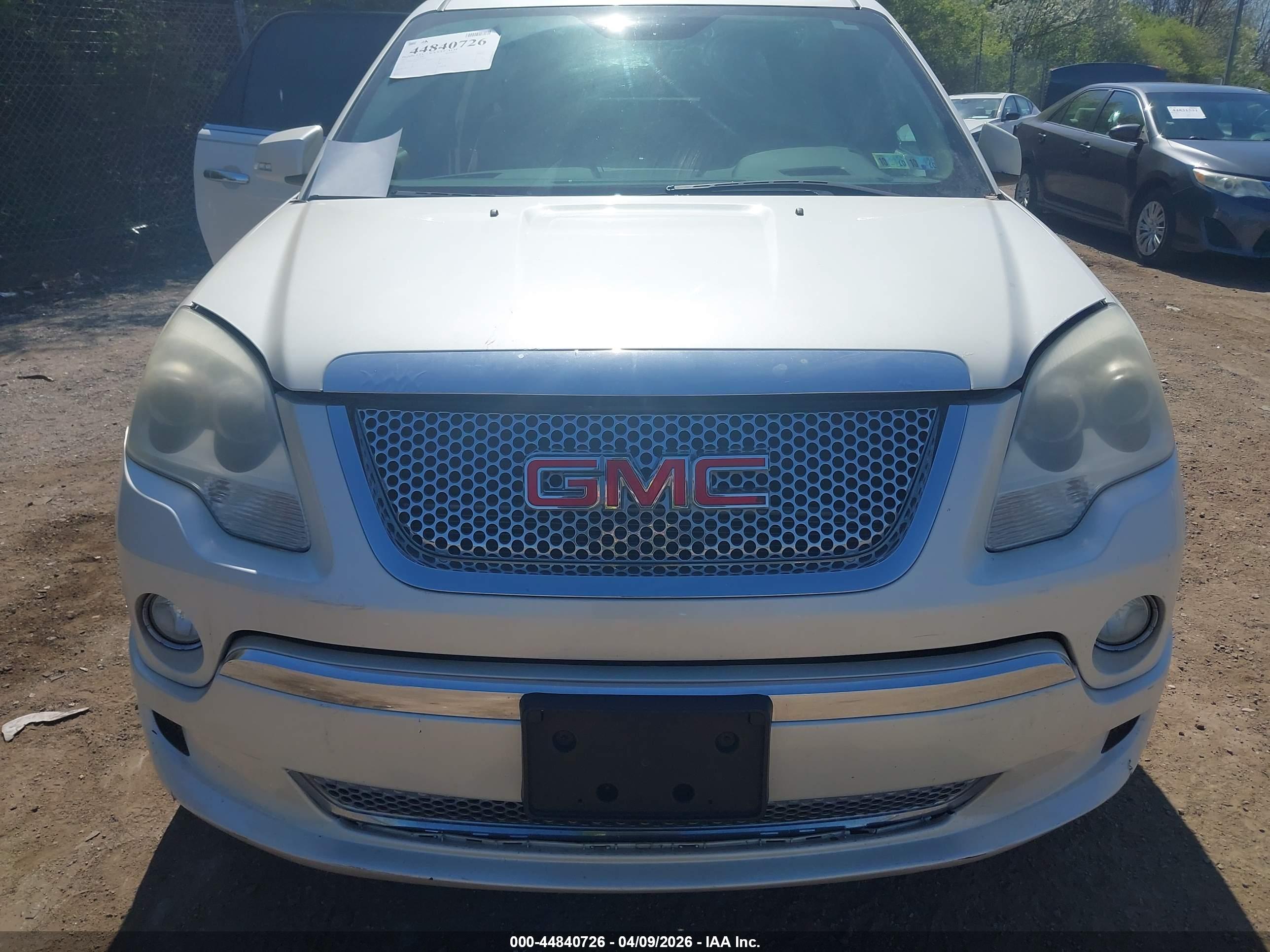 GMC ACADIA image 6