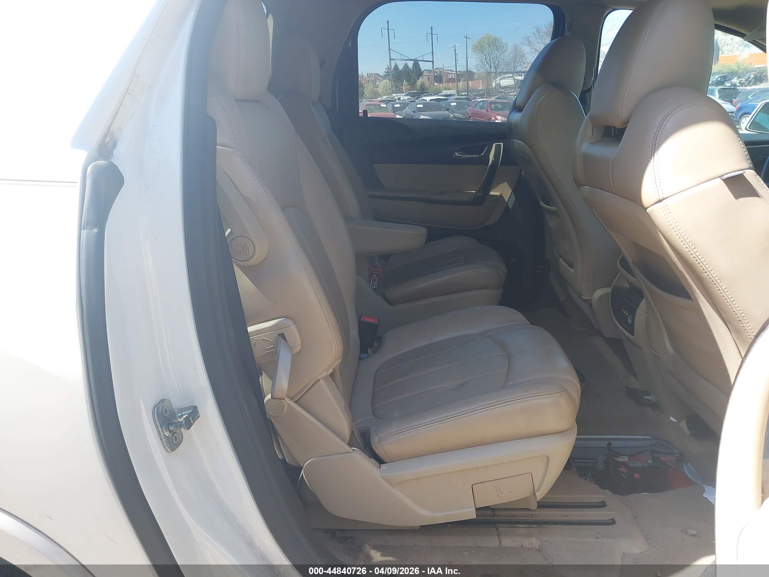 GMC ACADIA image 8
