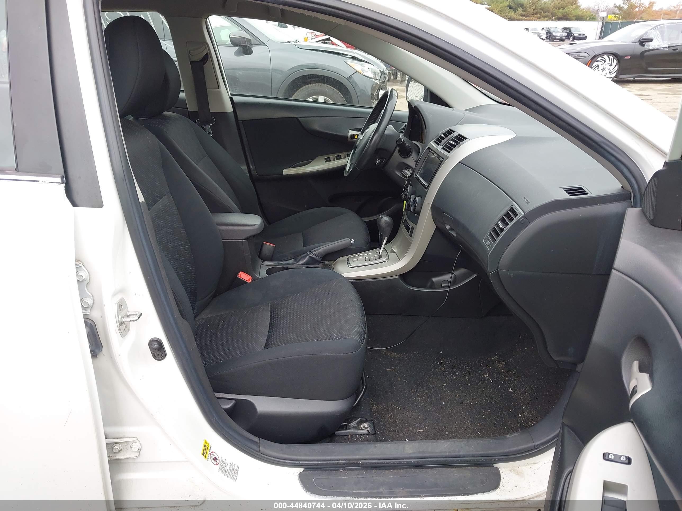 TOYOTA COROLLA image 5