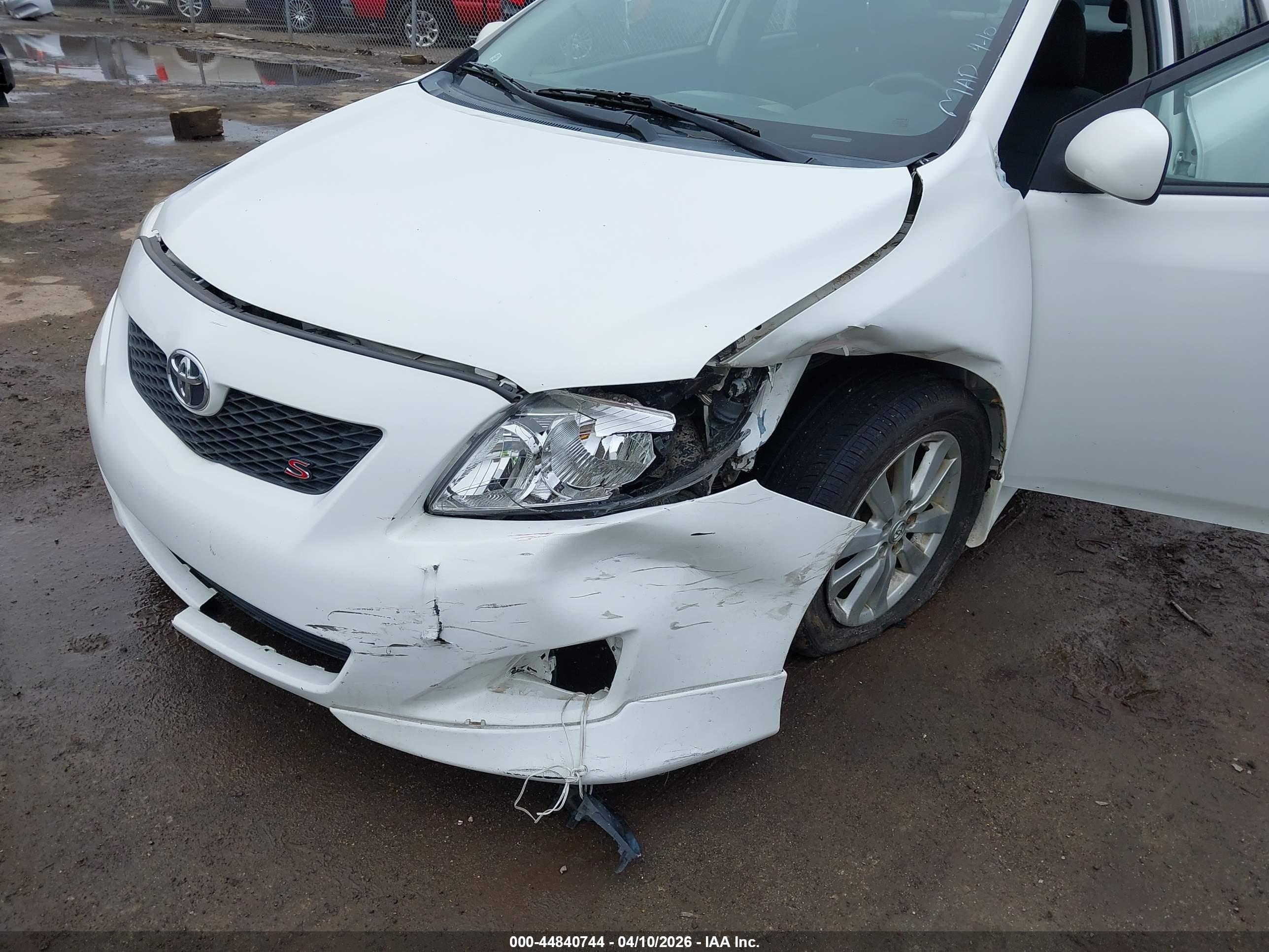 TOYOTA COROLLA image 6