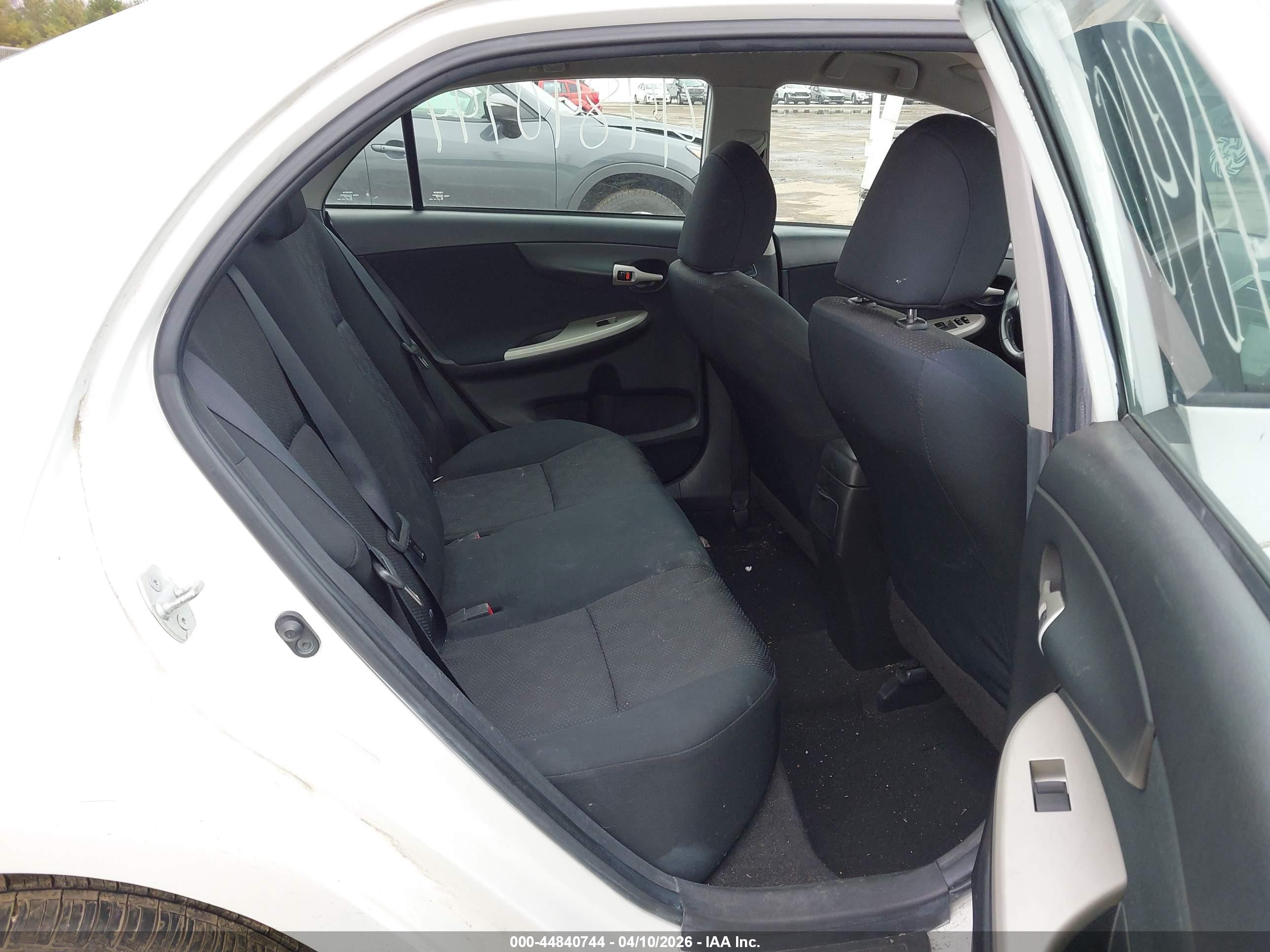 TOYOTA COROLLA image 8