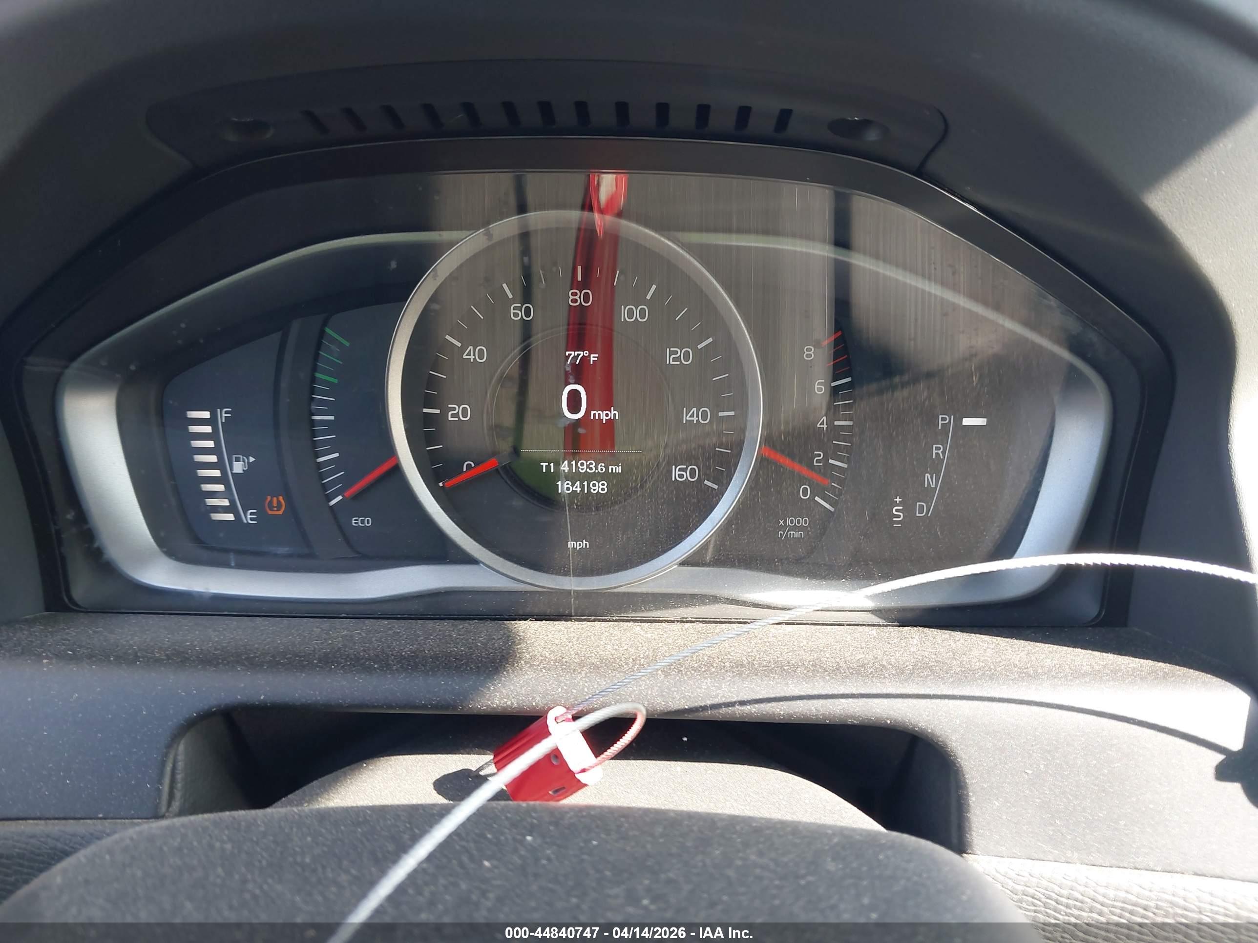 VOLVO XC60 image 7