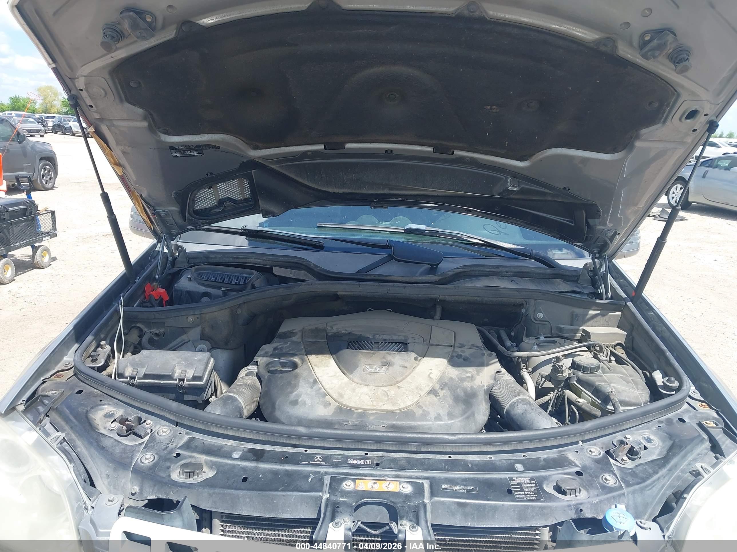 MERCEDES-BENZ ML image 10