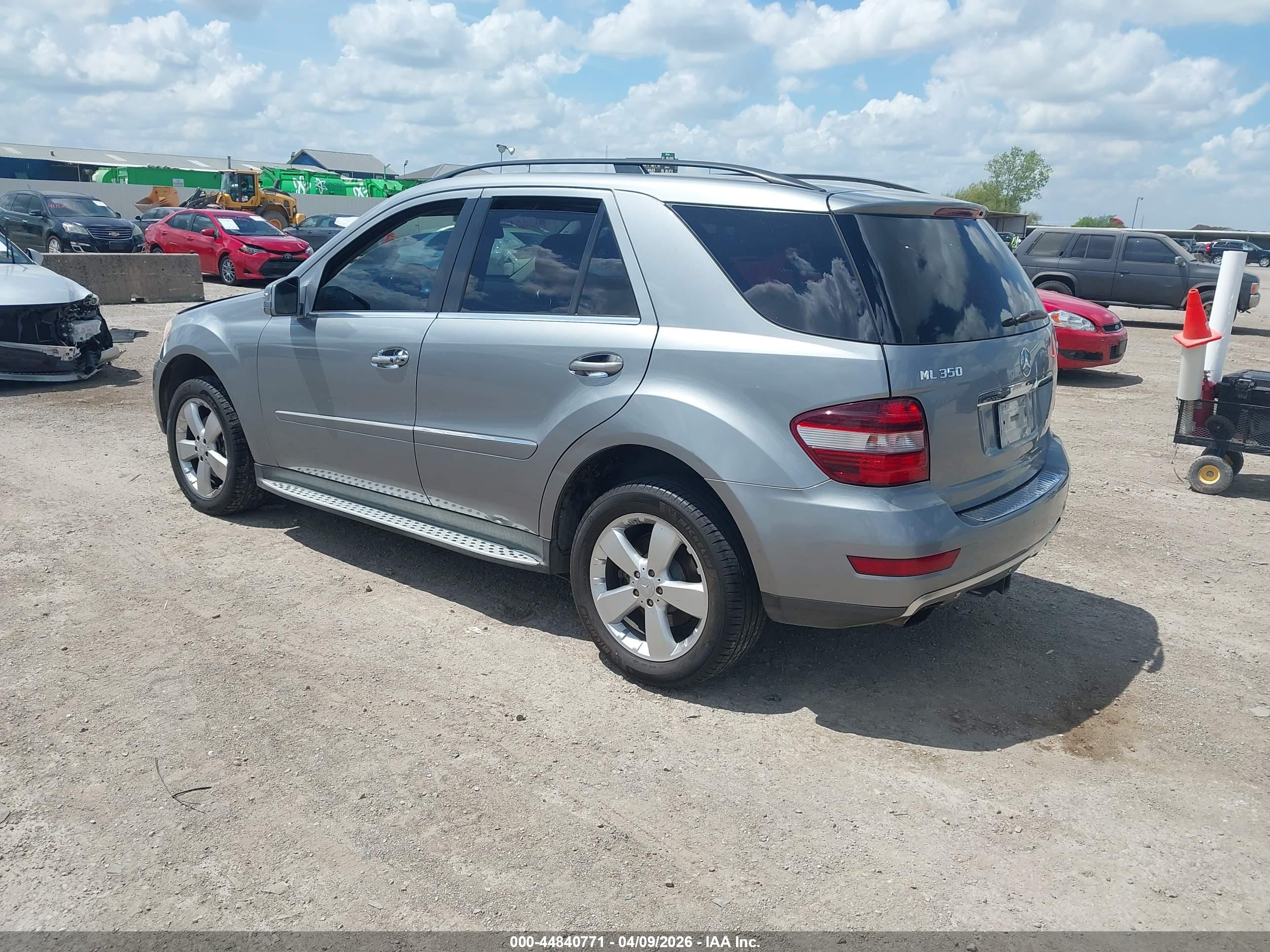 MERCEDES-BENZ ML image 3